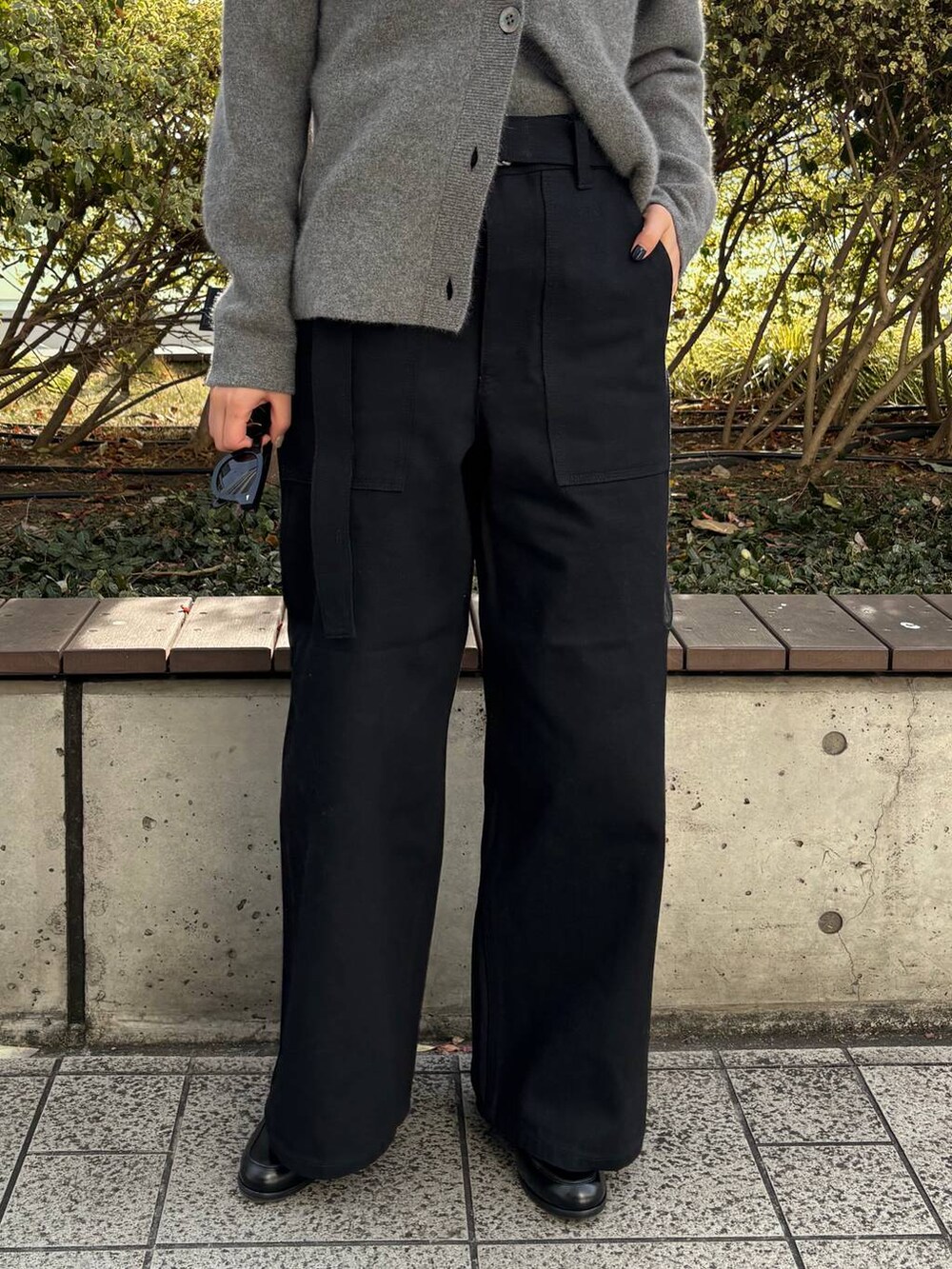 「高身長、モード、Chaos、大人カジュアル、パンツ、ニット、カーディガン、アウター、冬アウター、ブルゾン、冬コーデ」｜「ChaosのChaos(カオス)/クリムリバーカーディガン（カーディガン/ボレロ、グレー系）」を使った、chaosmikuさん（レディース・170cm）の冬コーディネートの9枚目の写真