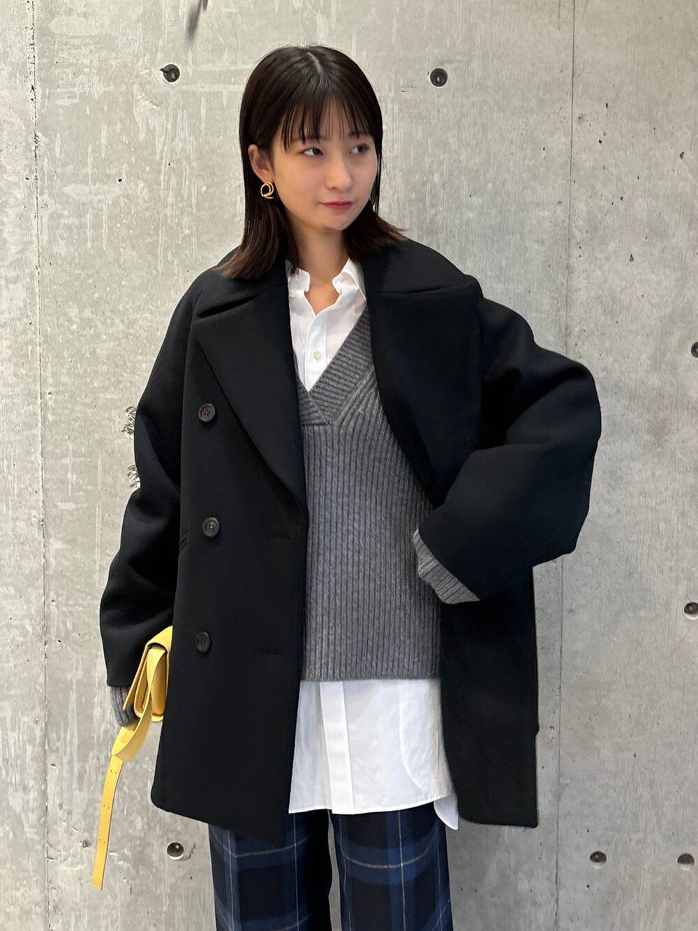 「高身長、Chaos、大人カジュアル、秋コーデ、冬コーデ、ニット、シャツ、シャツスタイル、レイヤードスタイル、コート、冬アウター、アウター」｜「BERNARD ZINSのChaos(カオス)/◆BERNARD ZINS×Chaos◆2024AW 別注パンツ（スラックス、その他）」を使った、chaosmikuさん（レディース・170cm）の秋コーディネートの7枚目の写真