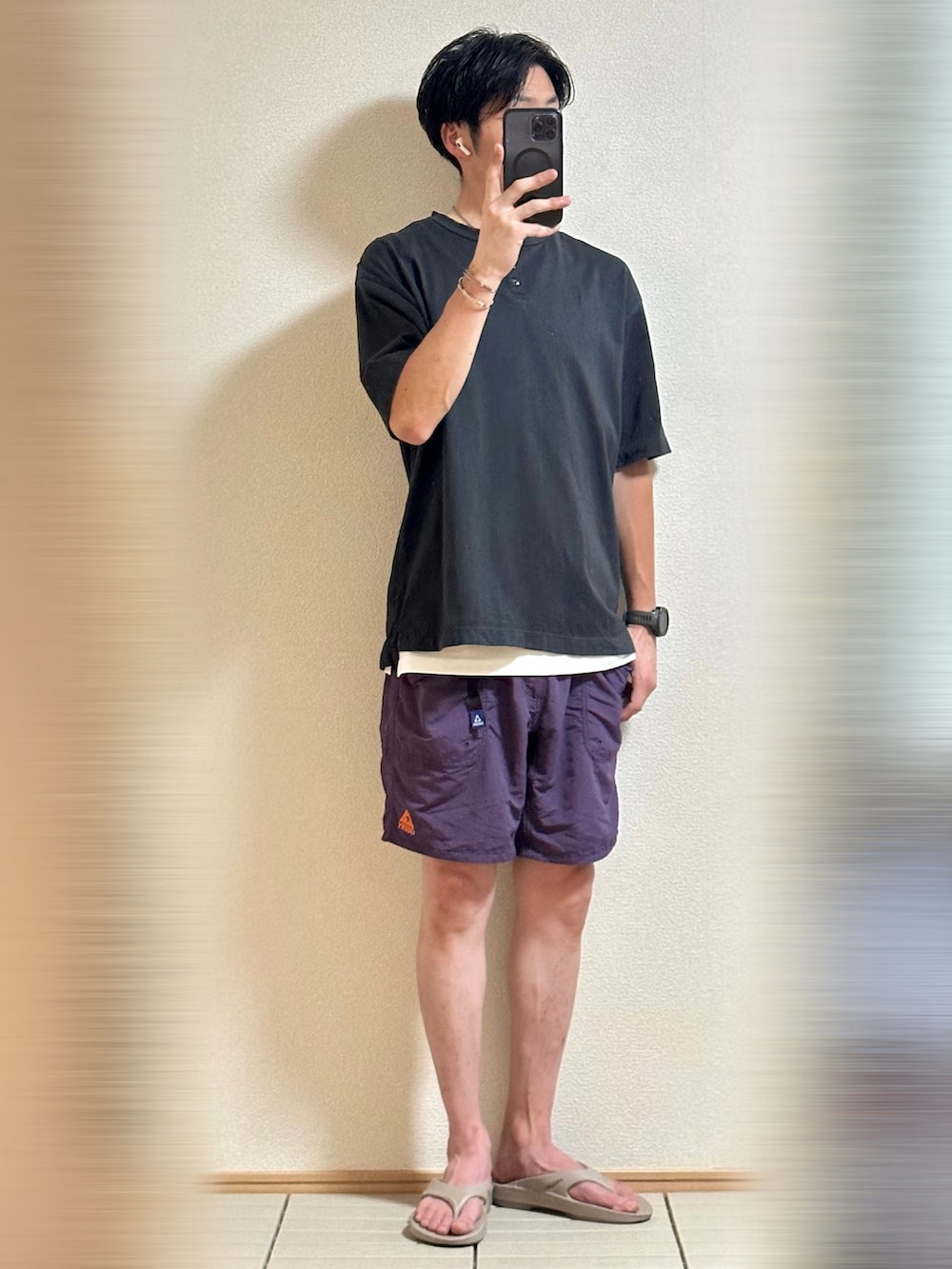 Sammyサミーさんの「OOFOS　Ooriginalサンダル（OOFOS）」を使ったコーディネートの3枚目の写真