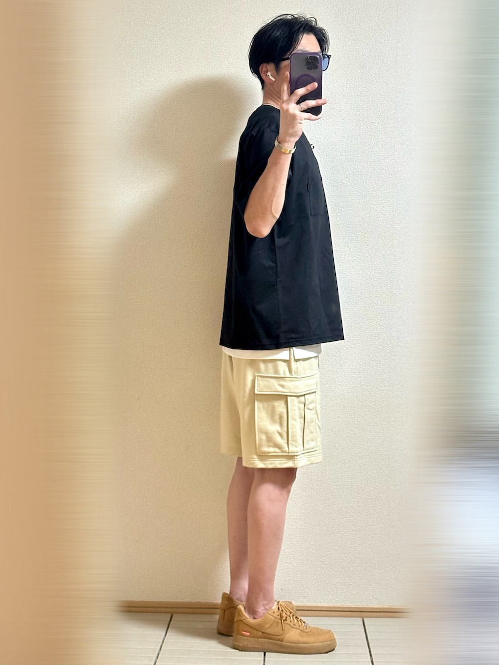 「夏コーデ、休日スタイル、お出かけコーデ、アツいコーデ全部見せ、スポーツミックス、Tシャツ、夏だ!Tシャツ着よう!、レイヤードスタイル、ストリート、ハーフパンツ、カーゴパンツ、スニーカー、NIKE、シルバーアクセサリー、THE NORTH FACE」|「NIKEのSupreme × Nike Air Force 1 Low "Flax/Wheat"28(スニーカー、ベージュ系)」を使った、Sammyサミーさん(メンズ・177cm)の夏コーディネートの2枚目の写真
