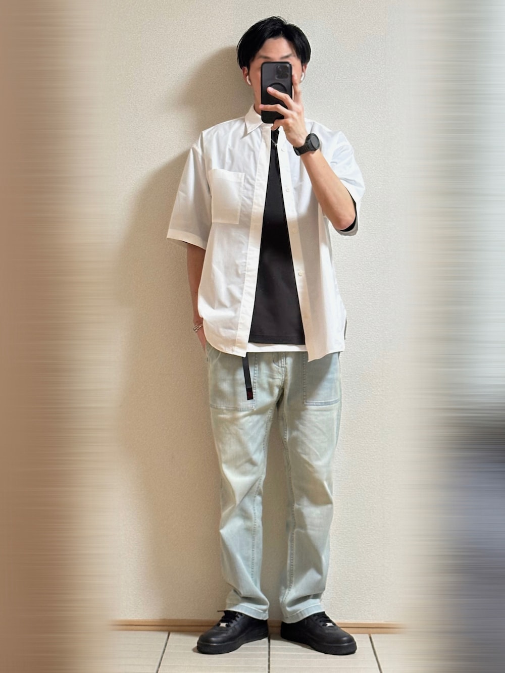 「お出かけコーデ日記、休日スタイル、春夏コーデ、韓国ファッション、シンプル、モノトーン、シャツスタイル、ボーダー、レイヤードスタイル、デニム、グラミチ、スニーカー、NIKE、エアフォースワン、ブラックスニーカー」｜「NIKEのSupreme × Nike Air Force 1 Low "Black" サイズ28（スニーカー、ブラック系）」を使った、Sammyサミーさん（メンズ・177cm）の春コーディネートの4枚目の写真