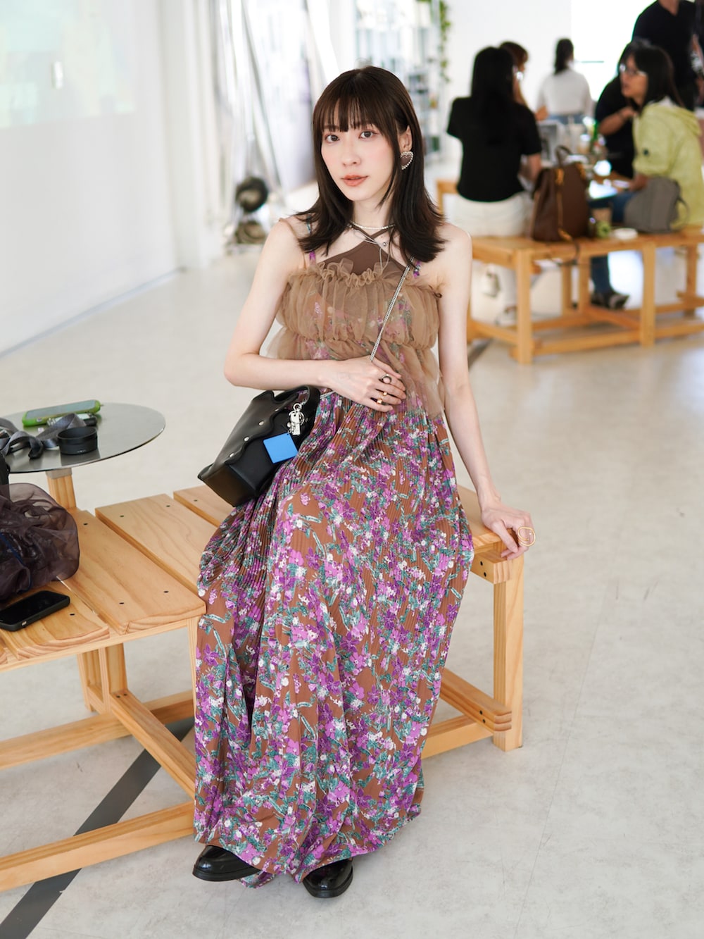 「GU、miolite、norienomoto、Tokyo bopper、夏服、ベスト、Taiwan、ootdtw、ootd、BROWN、ブラウス、茶色コーデ、茶色、Ungrid、GUコーデ」｜「nori enomotoのアイテム（バッグ、ブラック系）」を使った、Shih シイ🐰さん（レディース・164cm）の夏コーディネートの5枚目の写真