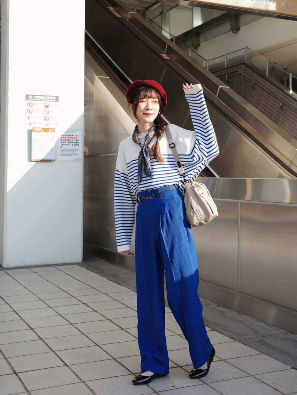 「164cm、ootd、ootdtw、GU、plain-me、Taiwan、WEARBOOKエントリー、冬コーデ、冬のコーデ、秋冬コーデ、高身長コーデ、GUコーデ、dappei、blue、white」｜「GUのアイテム（パンツ、ブルー系）」を使った、Shih シイ🐰さん（レディース・164cm）の冬コーディネートの2枚目の写真