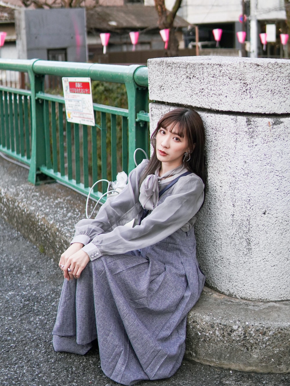 「大人コーデ、春服、miolite、グレー、グレーコーデ、Samantha Thavasa、Ray BEAMS、ootdtw、ootd、dappei、休日スタイル、大人女子、お洒落さんとつながりたい、Taiwan」｜「mioliteのアイテム（ワンピース/ドレス、グレー系）」を使った、Shih シイ🐰さん（レディース・164cm）の春コーディネートの3枚目の写真