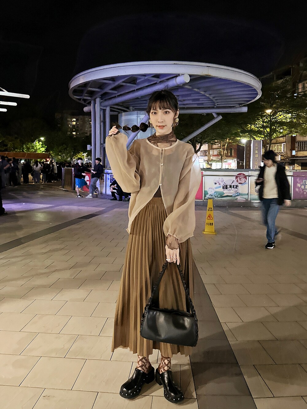 「lawgy、Taobao、shimadoya、hinari、休日スタイル、春コーデ、春、春夏コーデ、ootd、ootdtw、Taiwan、dappei、スカート、ヒナリ、WEAR」｜「shimadoyaのアイテム（スカート、ブラウン系）」を使った、Shih シイ🐰さん（レディース・164cm）の夏コーディネートの4枚目の写真