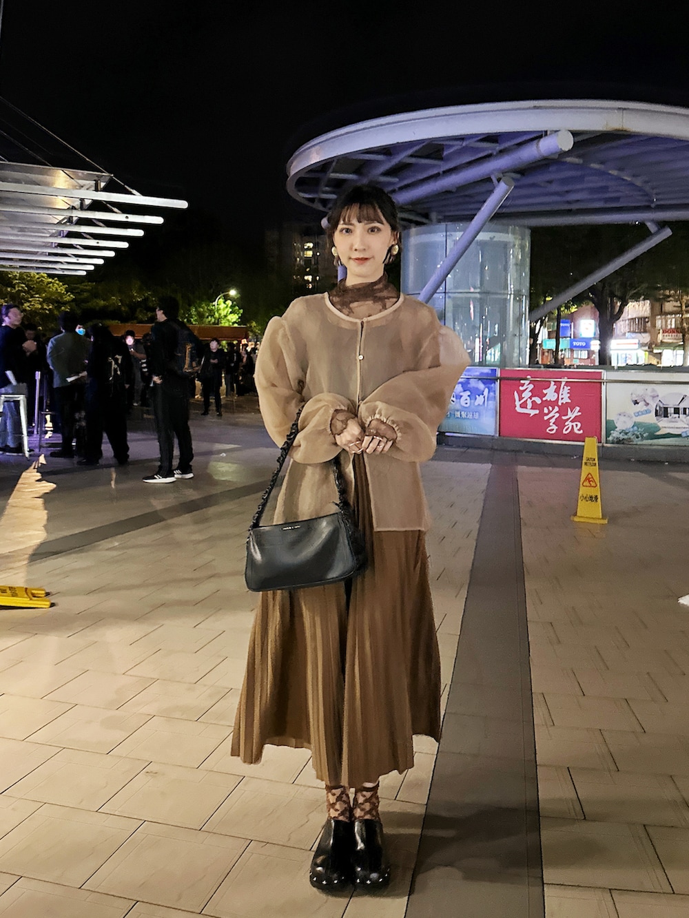 「lawgy、Taobao、shimadoya、hinari、休日スタイル、春コーデ、春、春夏コーデ、ootd、ootdtw、Taiwan、dappei、スカート、ヒナリ、WEAR」｜「shimadoyaのアイテム（スカート、ブラウン系）」を使った、Shih シイ🐰さん（レディース・164cm）の夏コーディネートの2枚目の写真