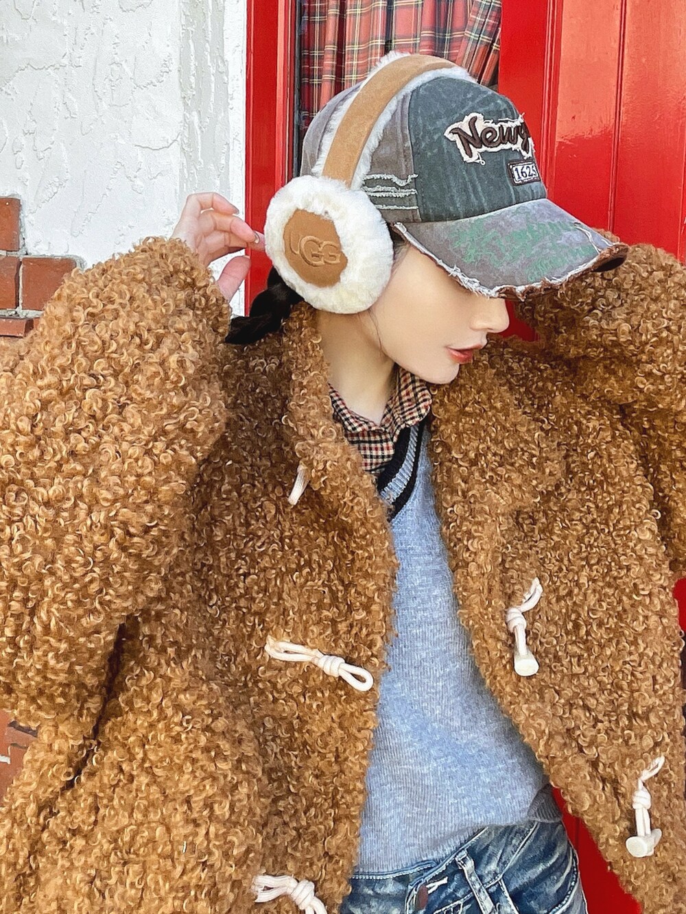 UGG アグ ブラウン ニット帽 ポンポン付き ニット帽 ポンポン UGG(アグ