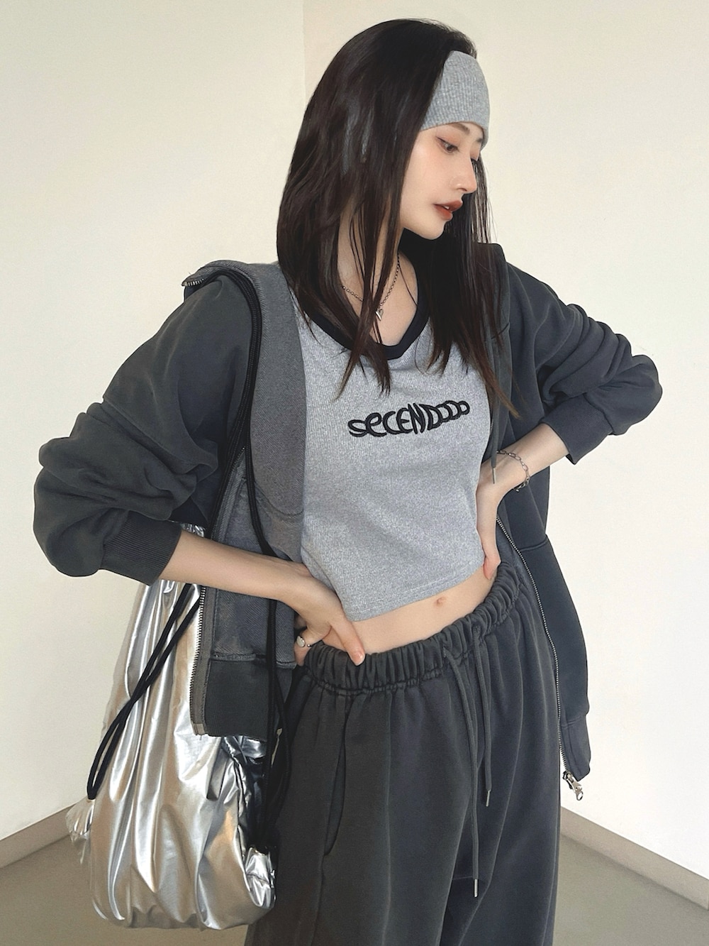 T Λ Eさんの「プレイピグメントトレーニングパンツセットアップ（BEIDELLI）」を使ったコーディネートの4枚目の写真