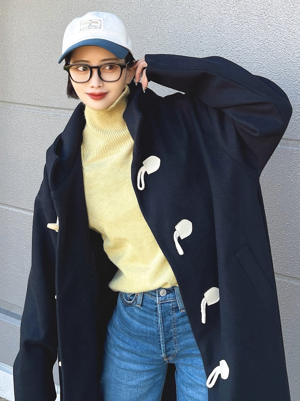「リーバイス、リーバイス24SS、ZOZO限定、Levis、PR、冬を彩る色いろコーデ、今日のコスメと服、タートルネック、ムートンブーツ、レイヤードスタイル、冬コーデ、ニット、キャップ、デニム、ロングコート」|「Levi'sの【ZOZO限定】Levi's/リーバイス RIBCAGE STRAIGHT(デニムパンツ、ブルー系)」を使った、T Λ Eさん(レディース・158cm)の冬コーディネートの2枚目の写真