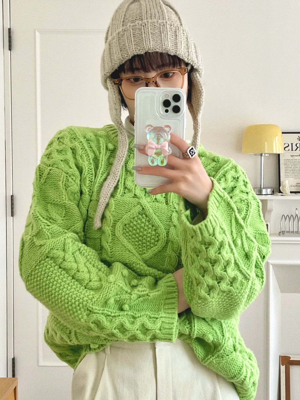 「今日のコスメと服、メガネ女子、ニット帽、冬コーデ、スニーカー、お出かけコーデ、マイベストコーデ2023、プチプラ、きれいめカジュアル、タートルネック、ストリート、レイヤードスタイル、ニット、クリスマスに着たい服、冬を彩る色いろコーデ」｜「RANANのパッチワークケーブル編ニット（ニット/セーター、グリーン系）」を使った、T Λ Eさん（レディース・158cm）の冬コーディネートの2枚目の写真