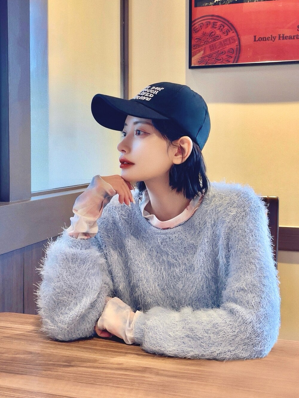 「今日のコスメと服、春のNewスタイル、春のおしゃ見えテクニック、春服みてみて、春アウター、春色、スニーカー、ジャケットスタイル、パステルカラー、キャップ、セットアップ、レイヤードスタイル、大人カジュアル、スポーツミックス、デニムジャケット」|「ROPE' PICNICのシャギーニットショート丈プルオーバー(ニット/セーター、ブルー系)」を使った、T Λ Eさん(レディース・158cm)の春コーディネートの2枚目の写真