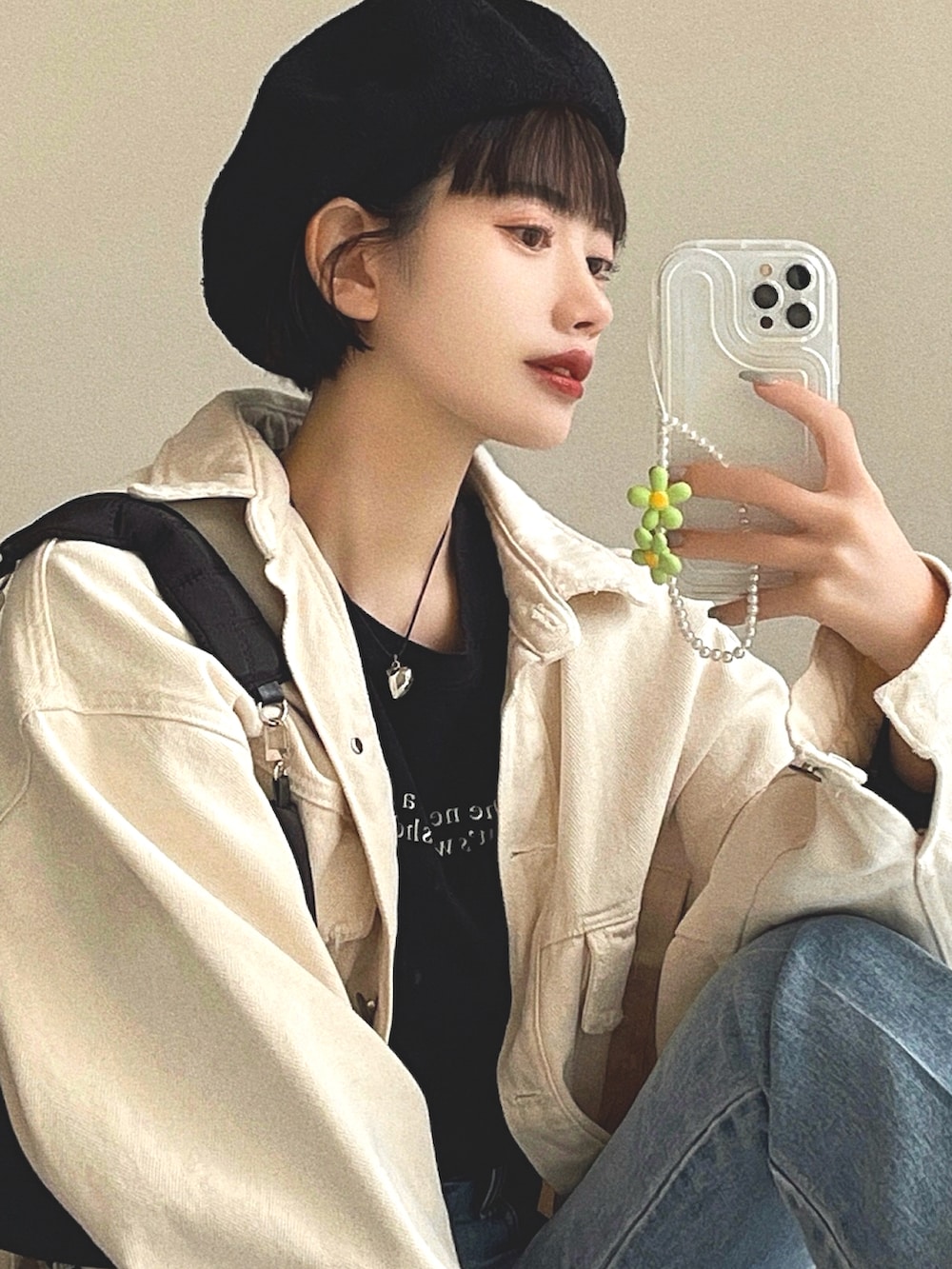 「今日のコスメと服、ローファー、デニム、ベレー帽、モノトーン、ジャケット、ショルダーバッグ、休日スタイル、お出かけコーデ、古着MIX、デートコーデ、プチプラ、シンプルコーデ、ロゴT、ボリューム袖」|「Chickのツイストスクエアトゥローファー(ローファー、ブラック系)」を使った、T Λ Eさん(レディース・158cm)の冬コーディネートの2枚目の写真