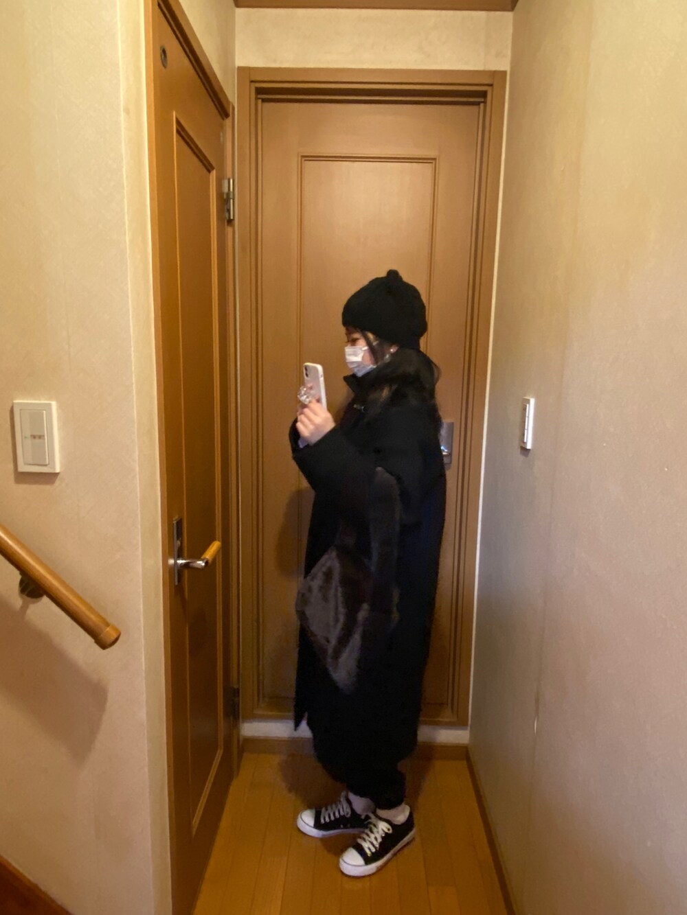 「休日スタイル」｜「EMSEXCITEのアイテム（スニーカー、ブラック系）」を使った、eri-nさん（レディース・156cm）の冬コーディネートの2枚目の写真
