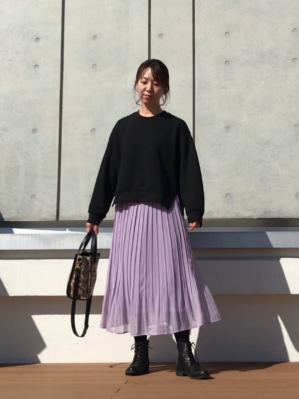 「シンプルコーデ、プチプラコーデ、きれいめカジュアル、GU、Avail、しまむら」｜「しまむらの【プチプラのあや×しまむら】レースアップブーツ（ブーツ、ブラック系）」を使った、maiさん（レディース・164cm）の秋コーディネートの2枚目の写真