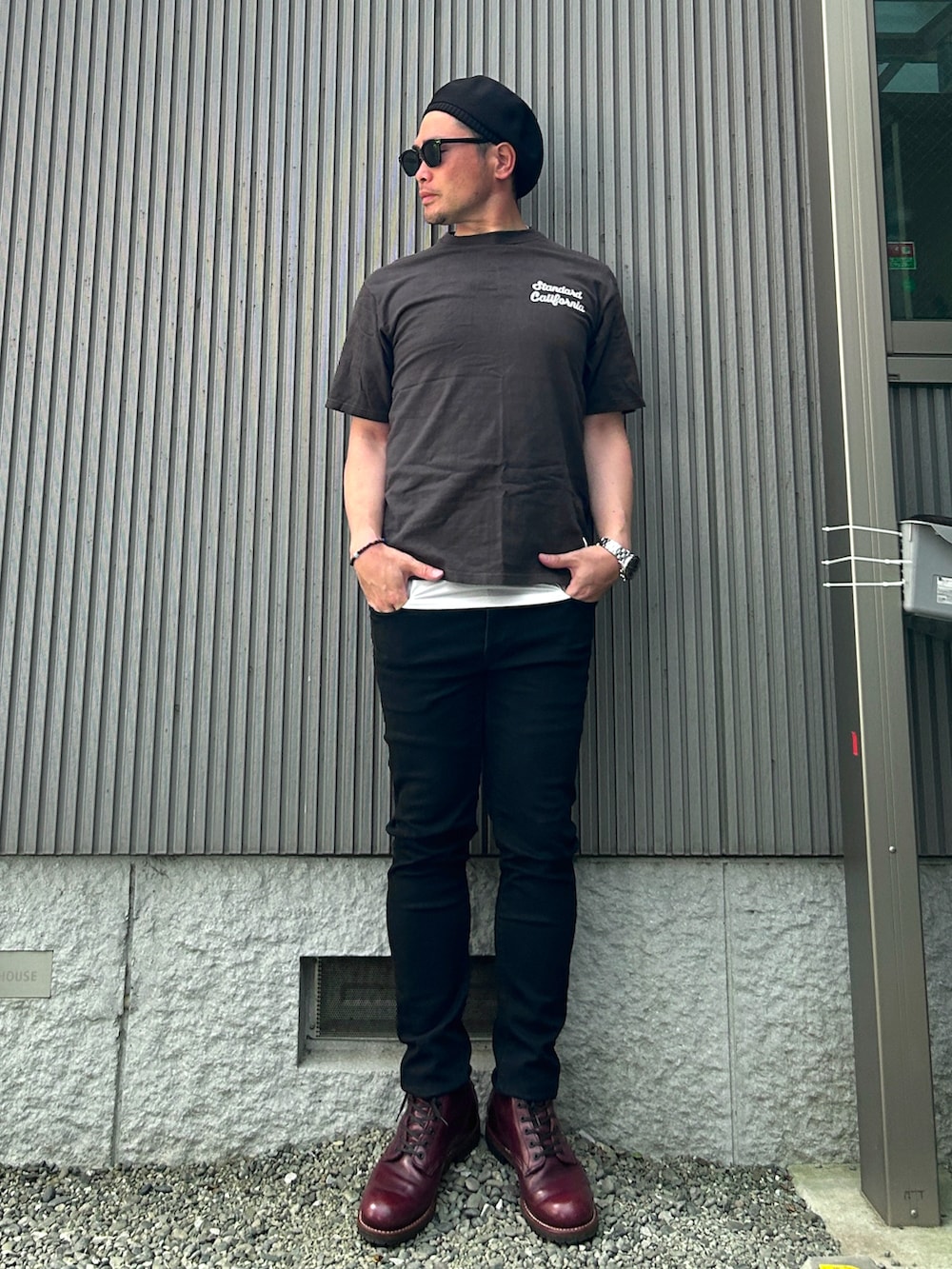 「ロックの日、ロック、rock、ベレー帽、ライダースジャケット、ダブルライダース、スキニー、ブーツ、全然ロックじゃない、自分なりのロック、レイヤードスタイル、ジャケット、夏コーデ」｜「ロックの日 2024のアイテム（その他、その他）」を使った、タケウチ☆ボンバイエさん（メンズ・173cm）の夏コーディネートの3枚目の写真