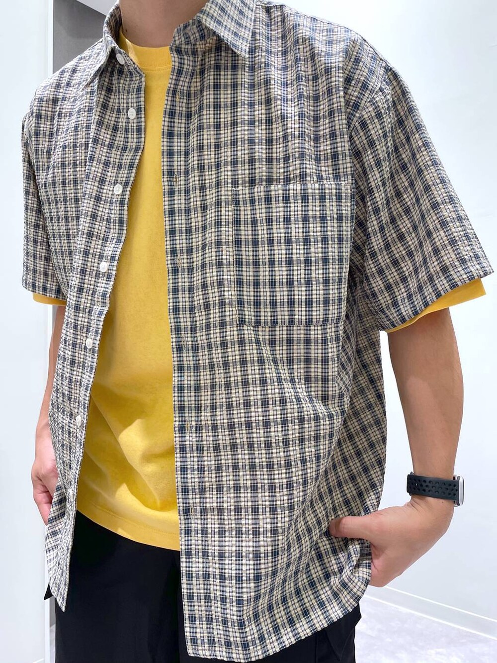 「ゆったり、ストリート、カジュアル、LAKOLE、シャツ、Tシャツ、ワイドパンツ、おでかけ、キャップ、旅行、夏コーデ」｜「LAKOLEのモチーフ刺繍キャップ / 291823（キャップ、グレー系）」を使った、むーやんさん（メンズ・169cm）の春コーディネートの7枚目の写真