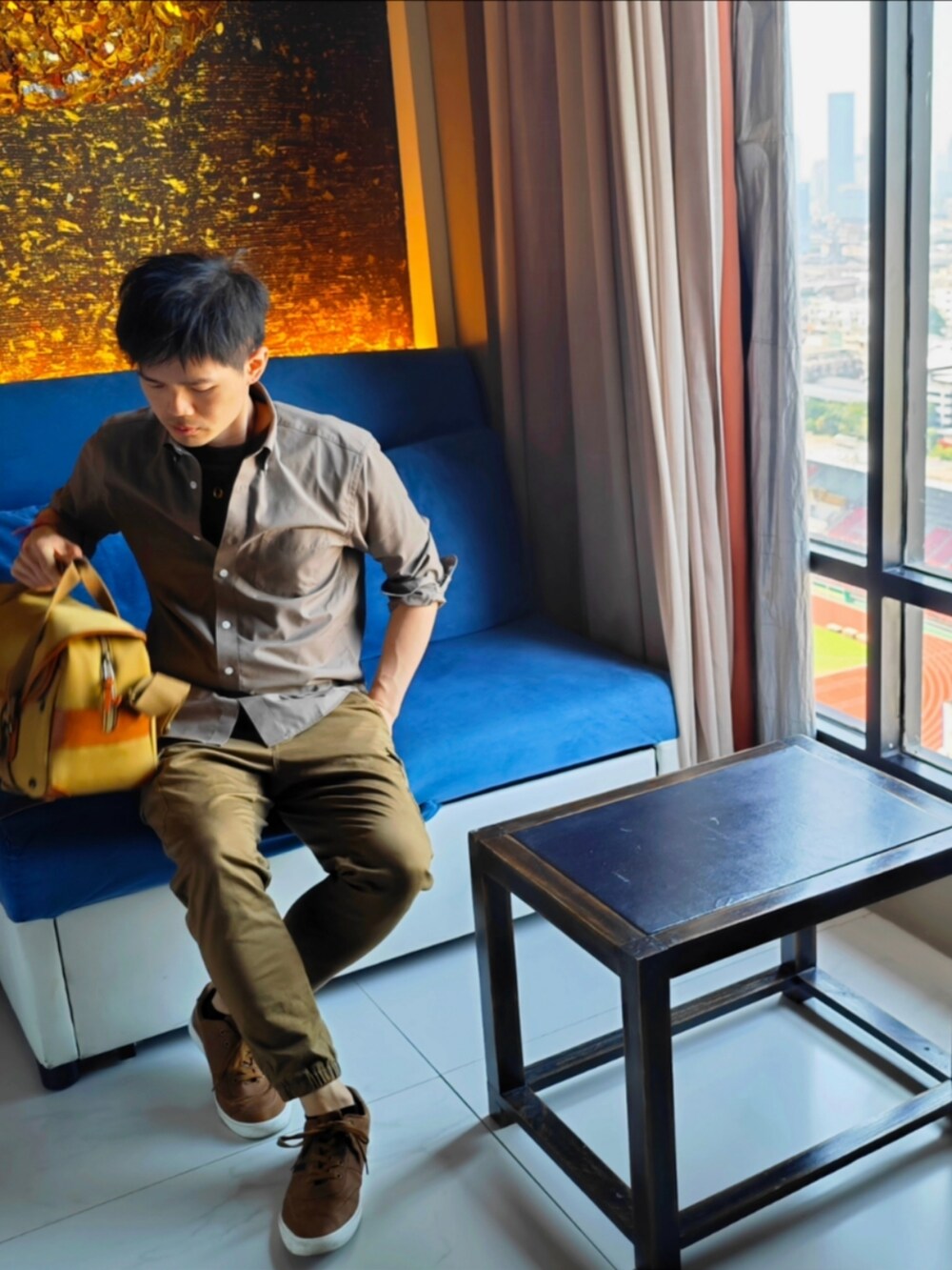 「ootd、UNIQLO、MUJI、工裝褲、皮鞋、基礎款、棕色、BROWN、STYLE」｜「UNIQLOのアイテム（チノパンツ、ブラウン系）」を使った、drizzlydayさん（メンズ・170cm）の冬コーディネートの4枚目の写真