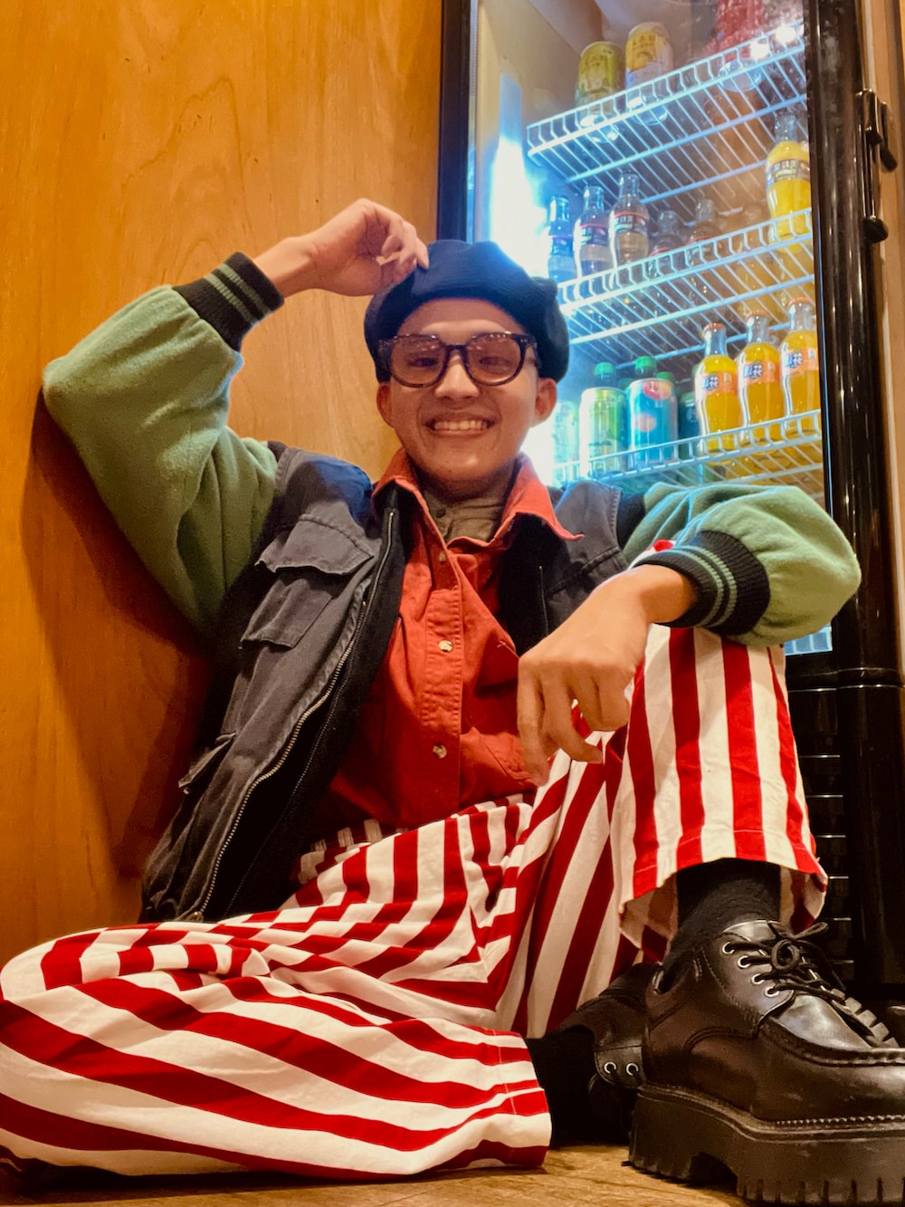 「ootd、古着MIX、古着、古着コーデ」｜「Carharttのアイテム（シャツ/ブラウス、レッド系）」を使った、吳彥霖さん（メンズ・166cm）の冬コーディネートの2枚目の写真