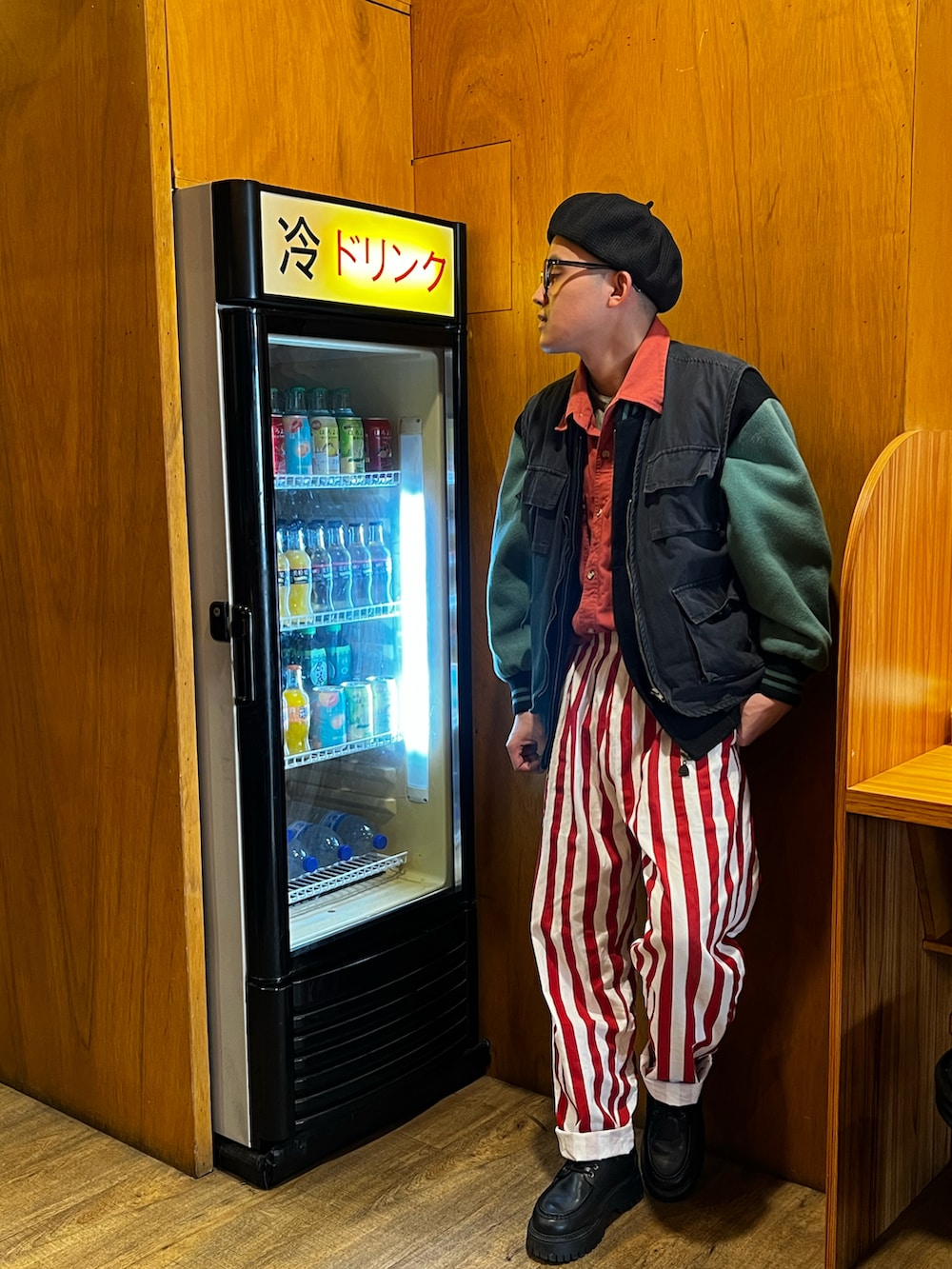 「ootd、古着MIX、古着、古着コーデ」｜「Carharttのアイテム（シャツ/ブラウス、レッド系）」を使った、吳彥霖さん（メンズ・166cm）の冬コーディネートの5枚目の写真