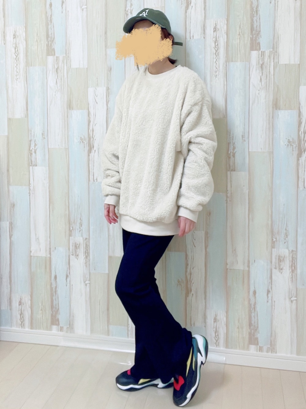 「NEW ERA、秋冬コーデ、大人カジュアル、スニーカーコーデ、キャップ、PUMA、PUMA thunder spectra」|「NEW ERAのニューエラ キャップ 9THIRTY MLB NEW ERA(キャップ、グリーン系)」を使った、☺︎♥♡Ree♡♥☺︎さん(レディース・152cm)の冬コーディネートの2枚目の写真
