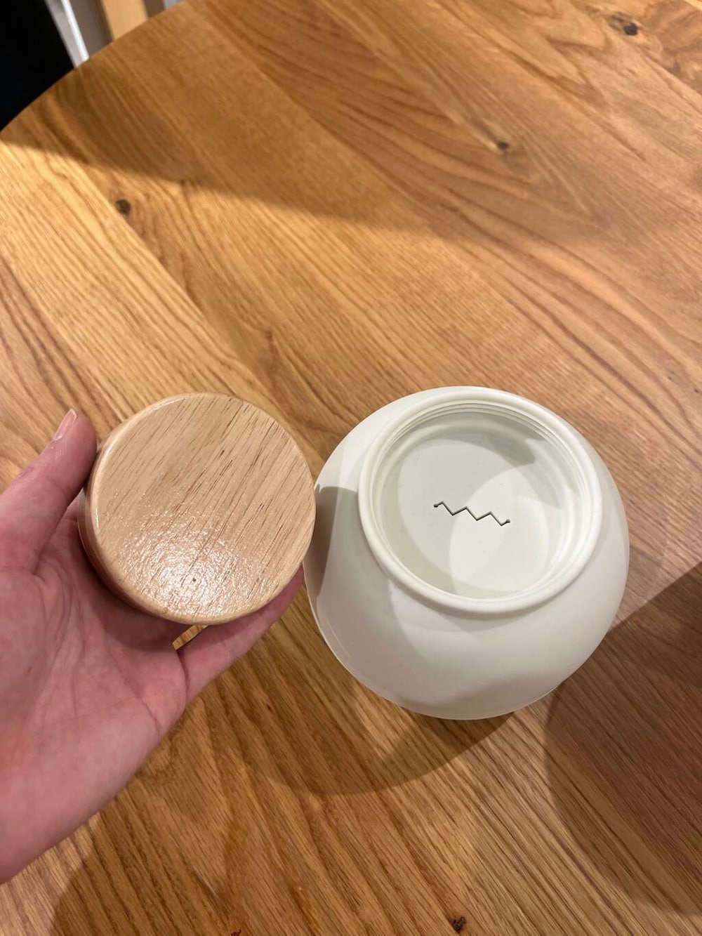 「雑貨、暮らしを楽しむ、ideaco、ゴミ箱、ウェットティッシュ」｜「URBAN RESEARCH DOORSのideaco　Mochi Moco（インテリア雑貨、ホワイト系）」を使った、みやさんさん（メンズ・171cm）の冬コーディネートの3枚目の写真