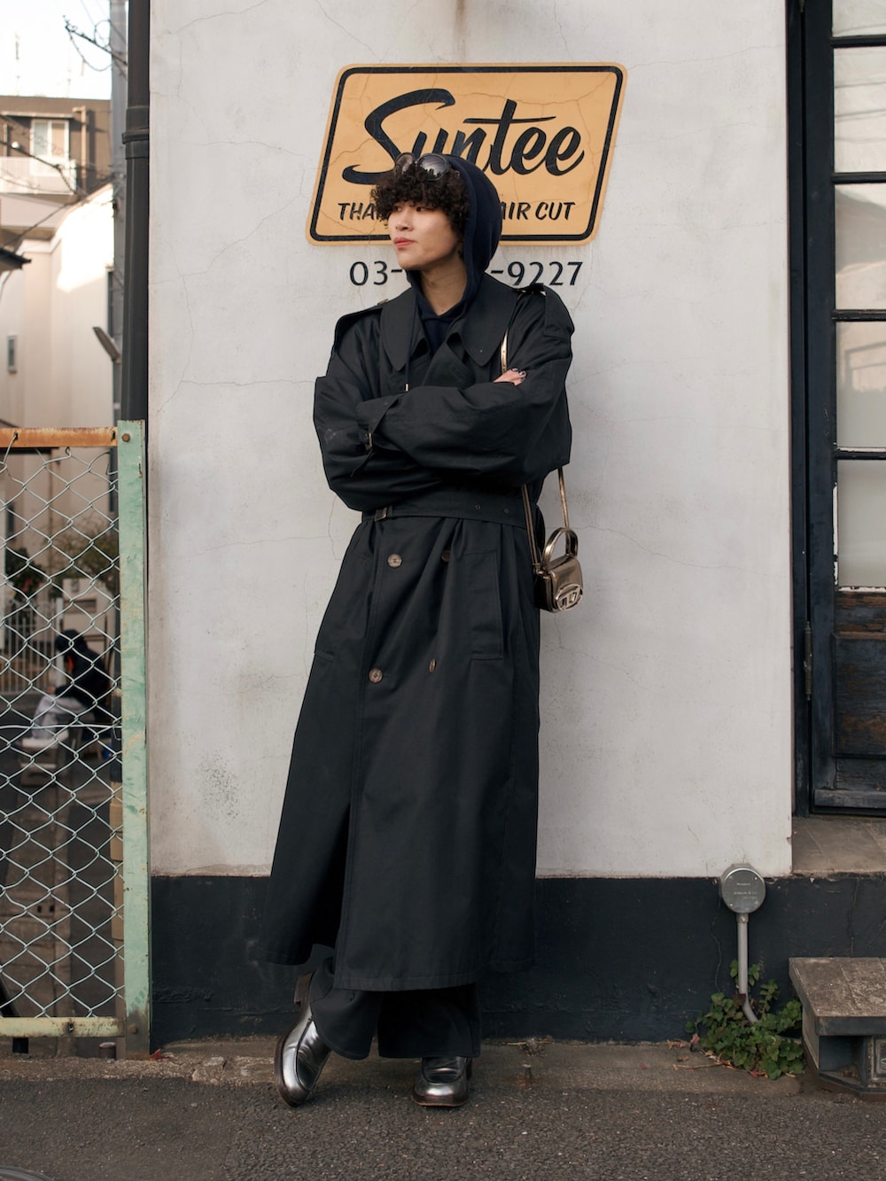 HUGO BOSS ブラック トレンチコート しょーた｜HUGO BOSSのトレンチコートを使ったコーディネート - WEAR