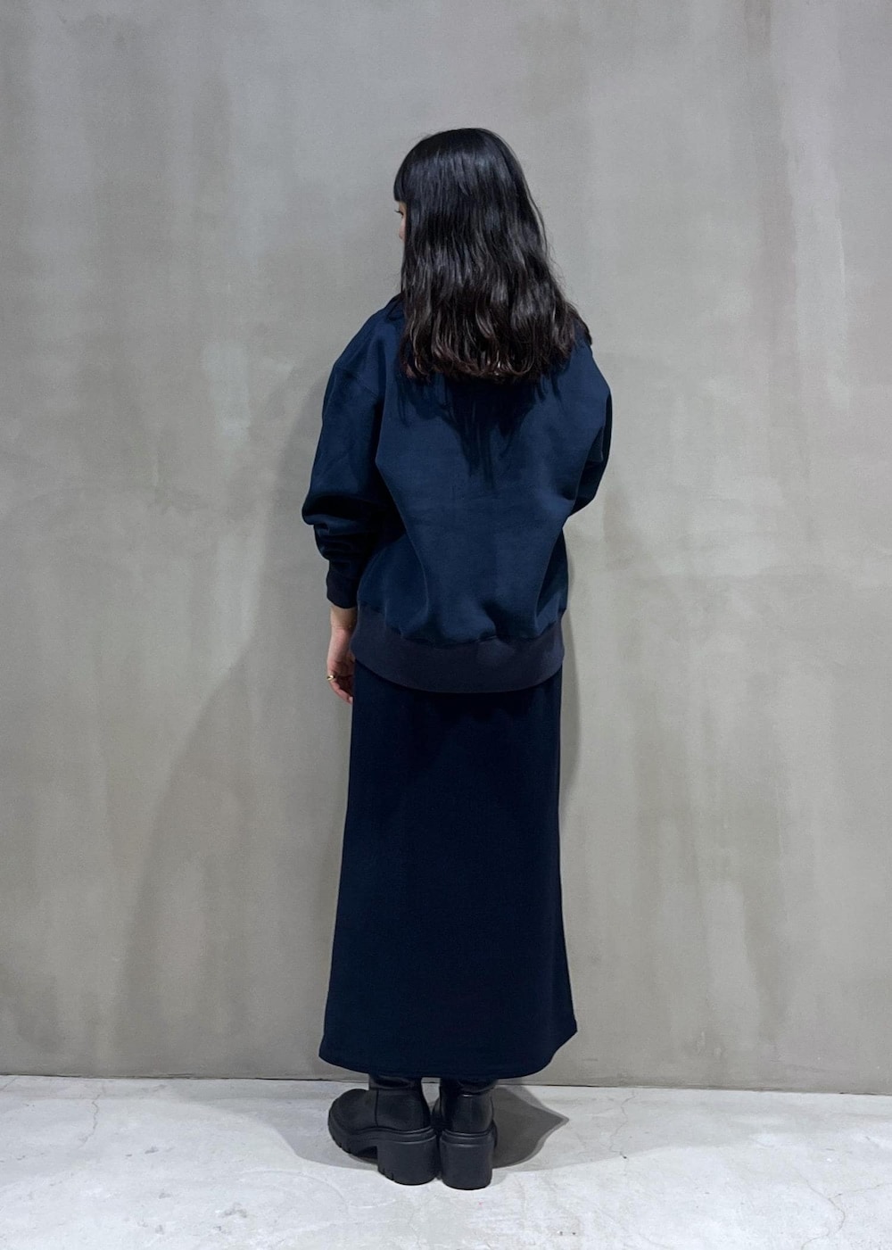 「UMBRO、アンブロ、MURRAL、ミューラル、AW、ロングワンピース、ロングブーツ、ADAM ET ROPÉ、FEMME、低身長、骨格ウェーブ、イエベ、大人カジュアル、スポーティー、秋」｜「ADAM ET ROPE'の【晴雨兼用】ウォータープルーフトラックソールロングブーツ（ブーツ、ブラック系）」を使った、Futabaさん（レディース・153cm）の秋コーディネートの2枚目の写真