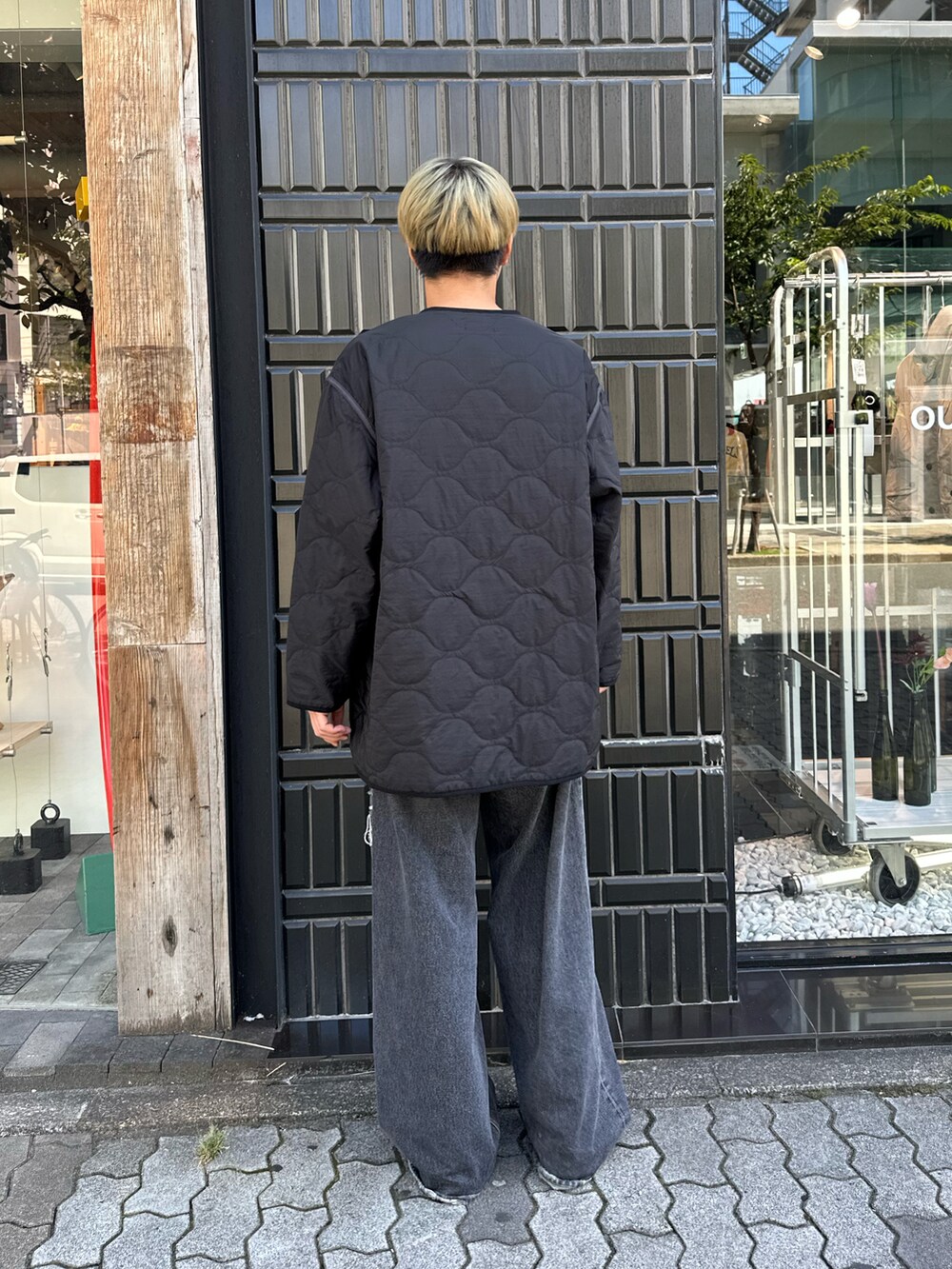 「休日コーデ、秋服、メンズコーデ、カジュアル、秋服準備はじめました、メンズファッション、キルティング、キルティングジャケット、Danke schon、DANKE SCHON」｜「DANKE SCHONのDankeSchon/ダンケシェーン/Liner Quilting Jacket（その他アウター、ブラック系）」を使った、たいがさん（メンズ・175cm）の秋コーディネートの2枚目の写真