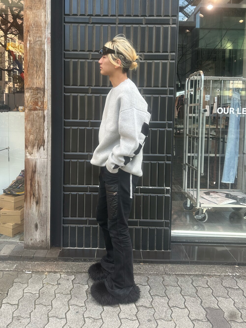 「ダンケシェーン、ダンケシェン、ダンケ、DankeSchon、DANKE SCHON、ダンケのニット、グレー、金髪、相性が良い、春コーデ、インナー使い」｜「DANKE SCHONのDankeSchon/ダンケシェーン/RV CREWNECK KNIT CHECKER（ニット/セーター、グレー系）」を使った、たいがさん（メンズ・175cm）の冬コーディネートの2枚目の写真