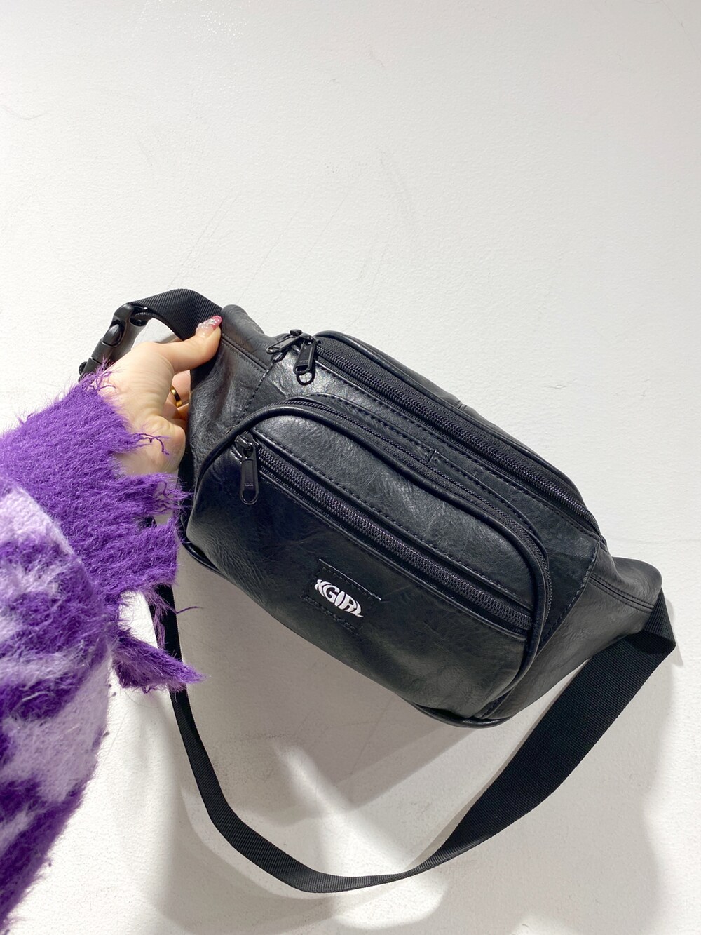 「低身長、低身長コーデ、x-girl、Xgirl_ootd、ニット、チドリ柄、スウェットパンツ」｜「X-girlのSHAGGY KNIT TOP（ニット/セーター、パープル系）」を使った、進藤さくらさん（レディース・148cm）の冬コーディネートの4枚目の写真