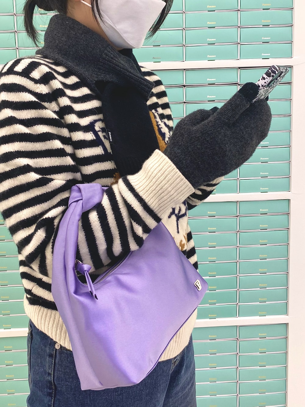 「fennec、winter、totebag、gloves、seoul、konvini、韓国、韓国ブランド、韓国ファッション、韓国通販、冬コーデ」｜「FENNECの【FENNEC 】ファブリックノットバッグ / FENNEC FABRIC KNOT BAG（ハンドバッグ、パープル系）」を使った、fennecseoulさん（レディース・160cm）の冬コーディネートの2枚目の写真