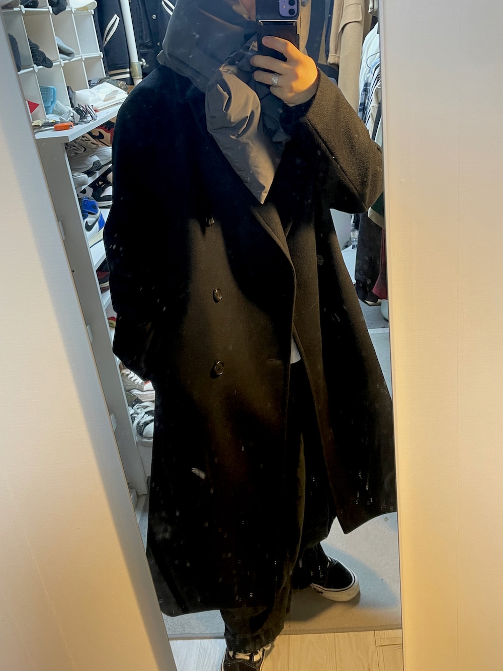 「NEEDLES、cardigan」｜「Needlesのアイテム（カーゴパンツ、ブラック系）」を使った、mofumofu0さん（メンズ・166cm）の秋コーディネートの2枚目の写真