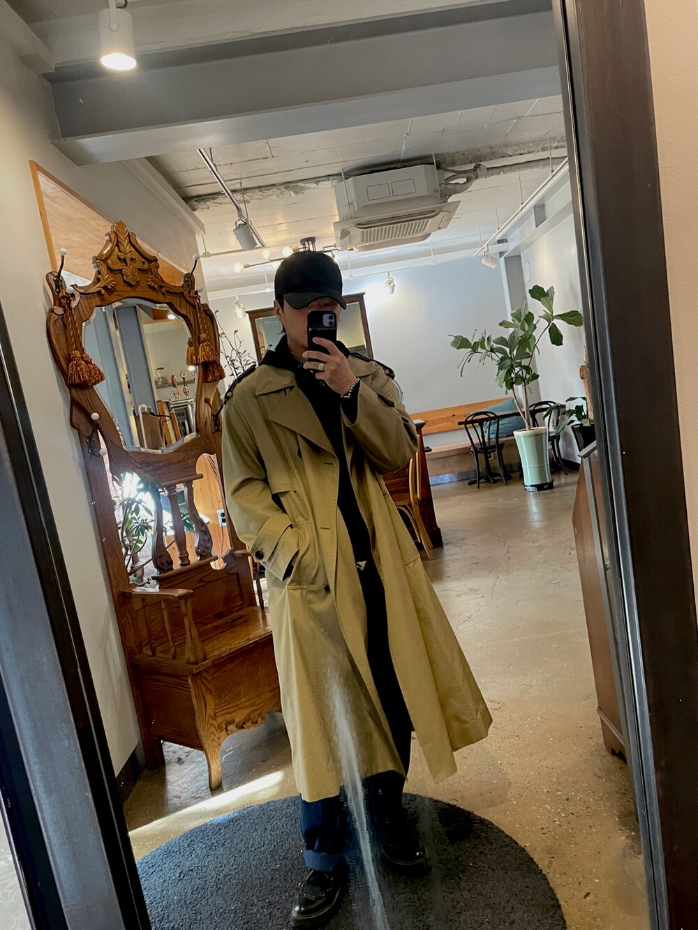 12/9まで値下げ！Saint Laurent Paris トレンチコート Saint Laurent Paris サンローランパリ】トレンチコートのご紹介