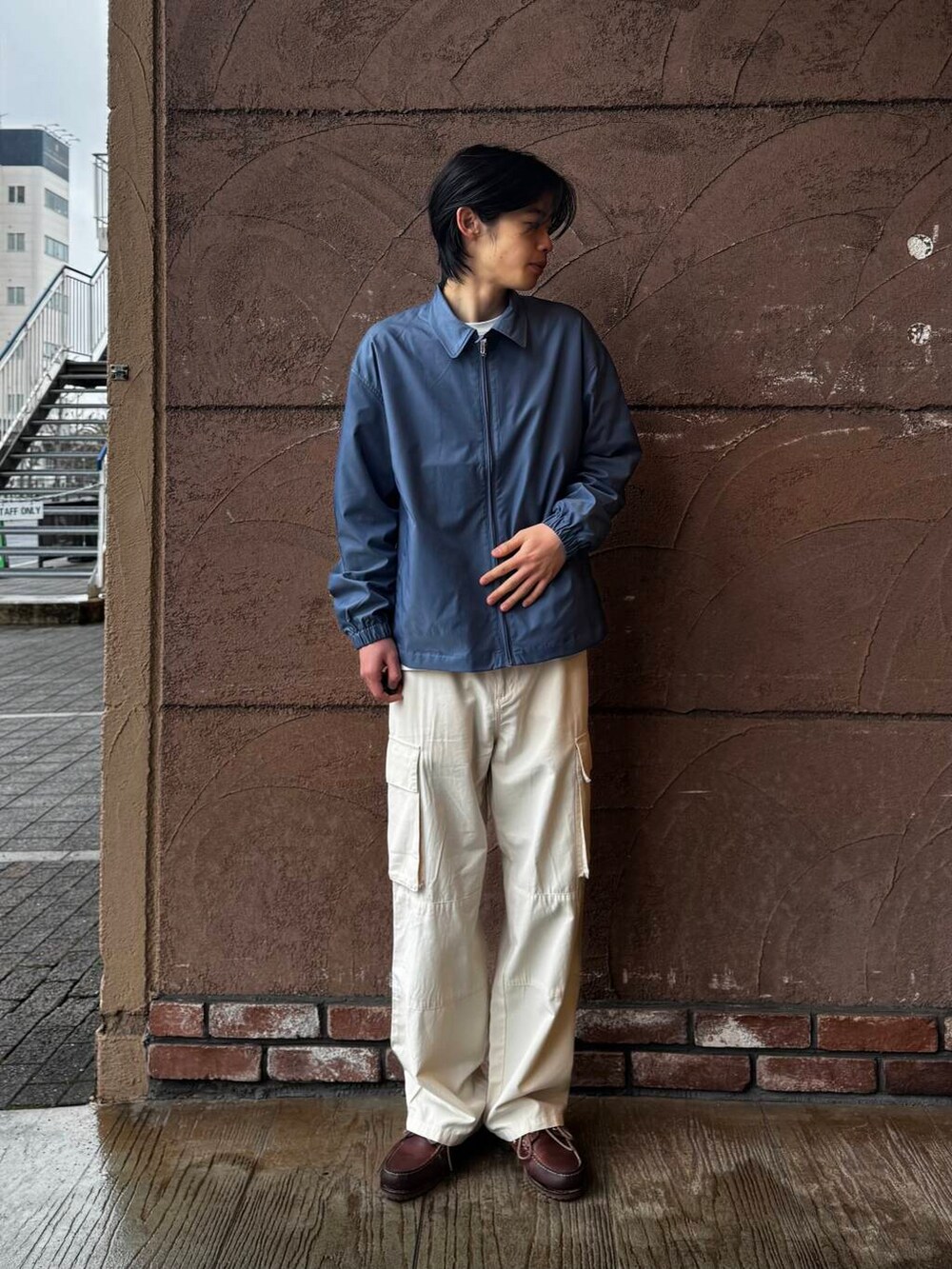 「シンプル、カジュアル、ラフ、春コーデ、春、newarrival、やや寒い、春のジャケットスタイル」｜「ITEMS URBANRESEARCHのナイロンシャンブレーハリントンジャケット（その他アウター、ブルー系）」を使った、Shiragami Harutoさん（メンズ・175cm）の春コーディネートの3枚目の写真