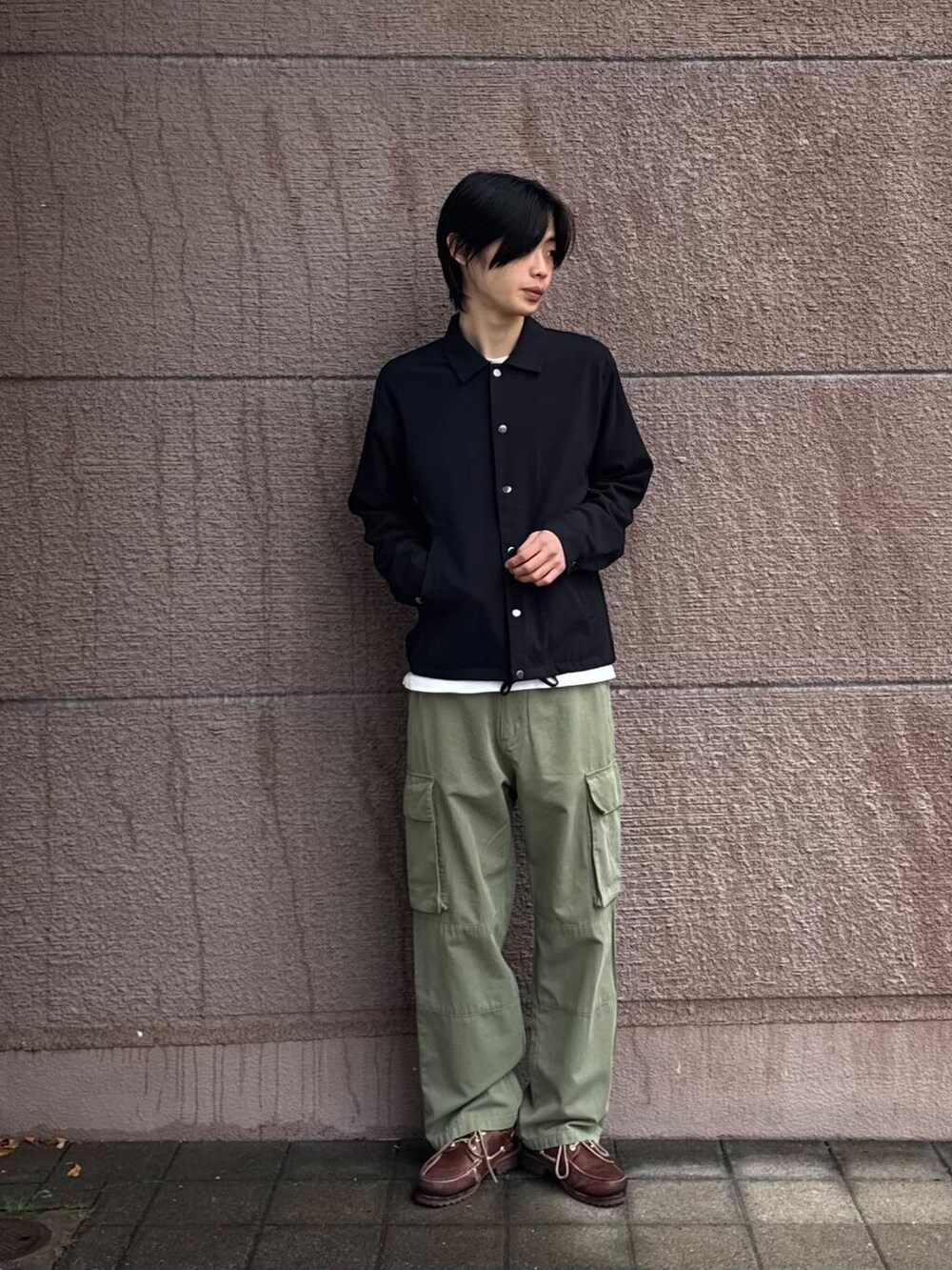 「シンプル、カジュアル、ラフ、春コーデ、春、春カラー、newarrival、春のジャケットスタイル」｜「ITEMS URBANRESEARCHのウォッシャブル×クールタッチ TRコーチジャケット（ブルゾン、ブラック系）」を使った、Shiragami Harutoさん（メンズ・175cm）の春コーディネートの3枚目の写真