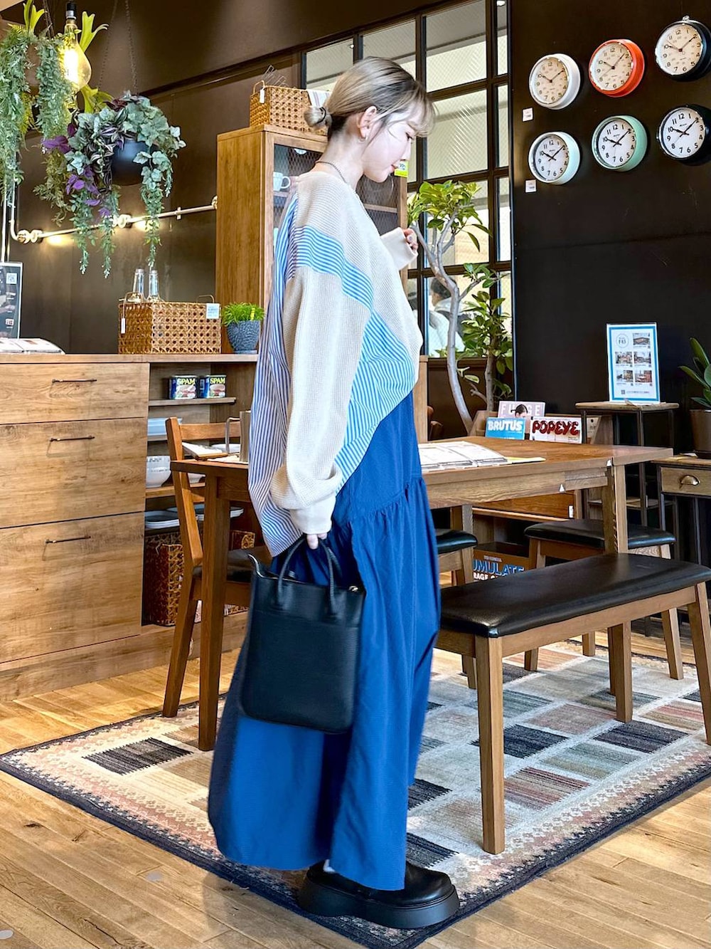 「差し色コーデ、低身長、個性派、デート/ロマンティック、女子会、旅行、niko and ...、Tシャツ、ロンT、スカート、ロングスカート、ハンドバッグ、ショルダーバッグ、バッグ、春コーデ」｜「niko and...の[MODE NORM CORE]ワッフル×ブロードプルオーバー（Tシャツ/カットソー、イエロー系）」を使った、すなぎもさん（レディース・153cm）の春コーディネートの3枚目の写真