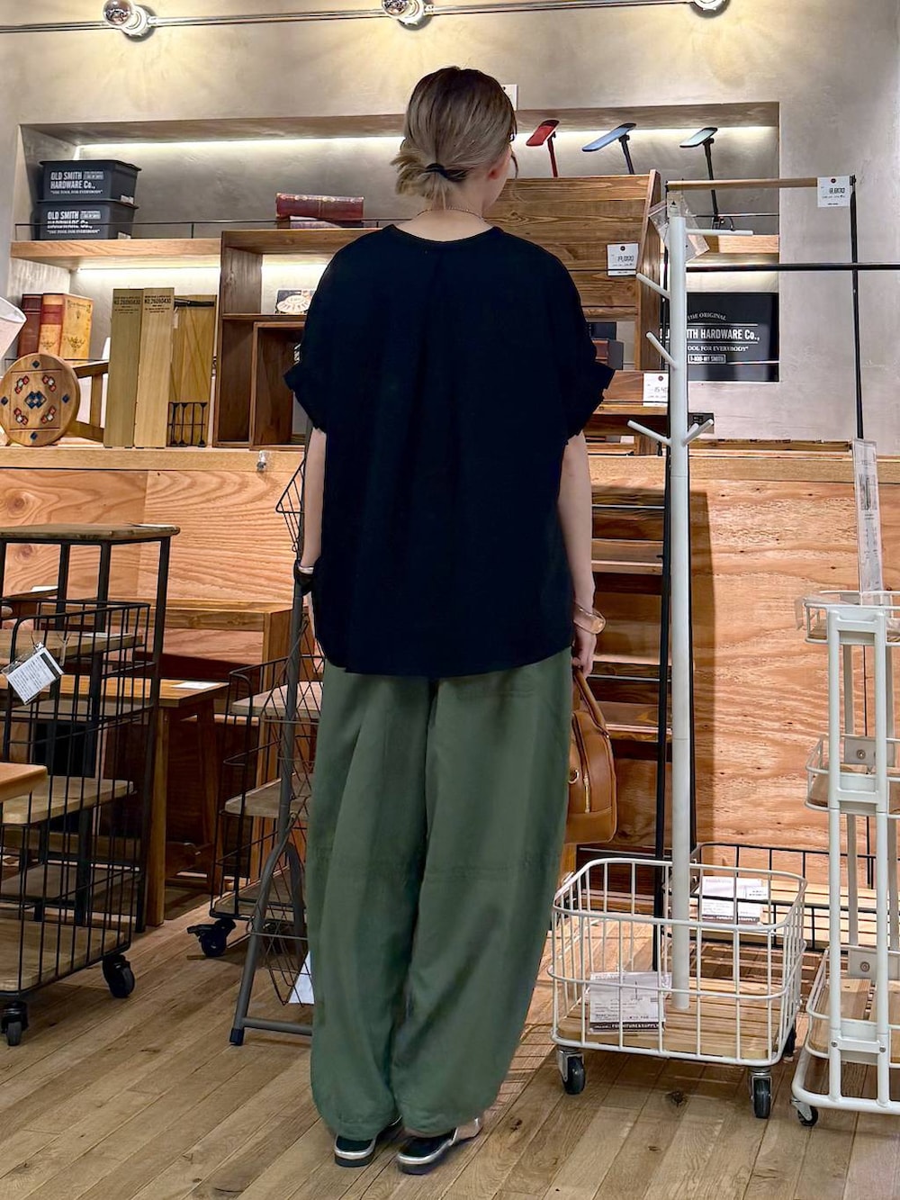 すなぎもさんの「【MODE NORM CORE】 シャカバルーンポケパンツ（niko and...）」を使ったコーディネートの2枚目の写真
