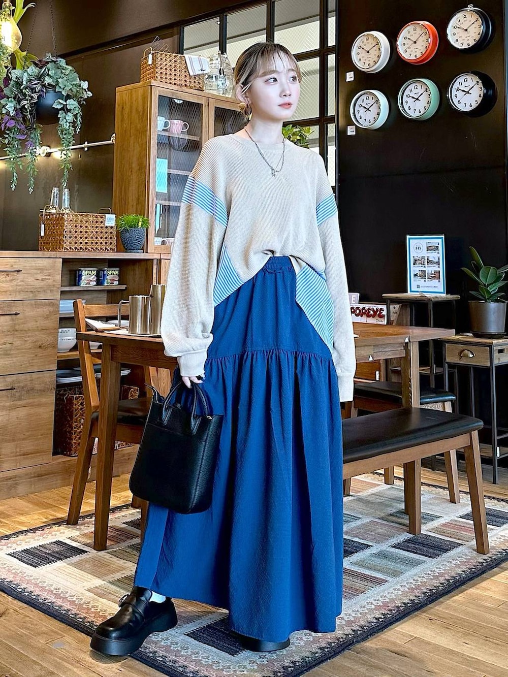 「差し色コーデ、低身長、個性派、デート/ロマンティック、女子会、旅行、niko and ...、Tシャツ、ロンT、スカート、ロングスカート、ハンドバッグ、ショルダーバッグ、バッグ、春コーデ」｜「niko and...の[MODE NORM CORE]ワッフル×ブロードプルオーバー（Tシャツ/カットソー、イエロー系）」を使った、すなぎもさん（レディース・153cm）の春コーディネートの6枚目の写真