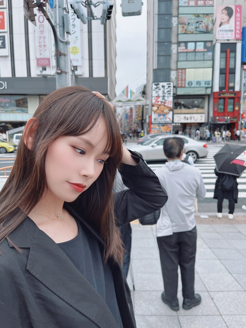 「キレイめカジュアル」｜「UNIQLOのアイテム（ノーカラーコート、ブラック系）」を使った、nanamiさん（レディース・166cm）の夏コーディネートの2枚目の写真