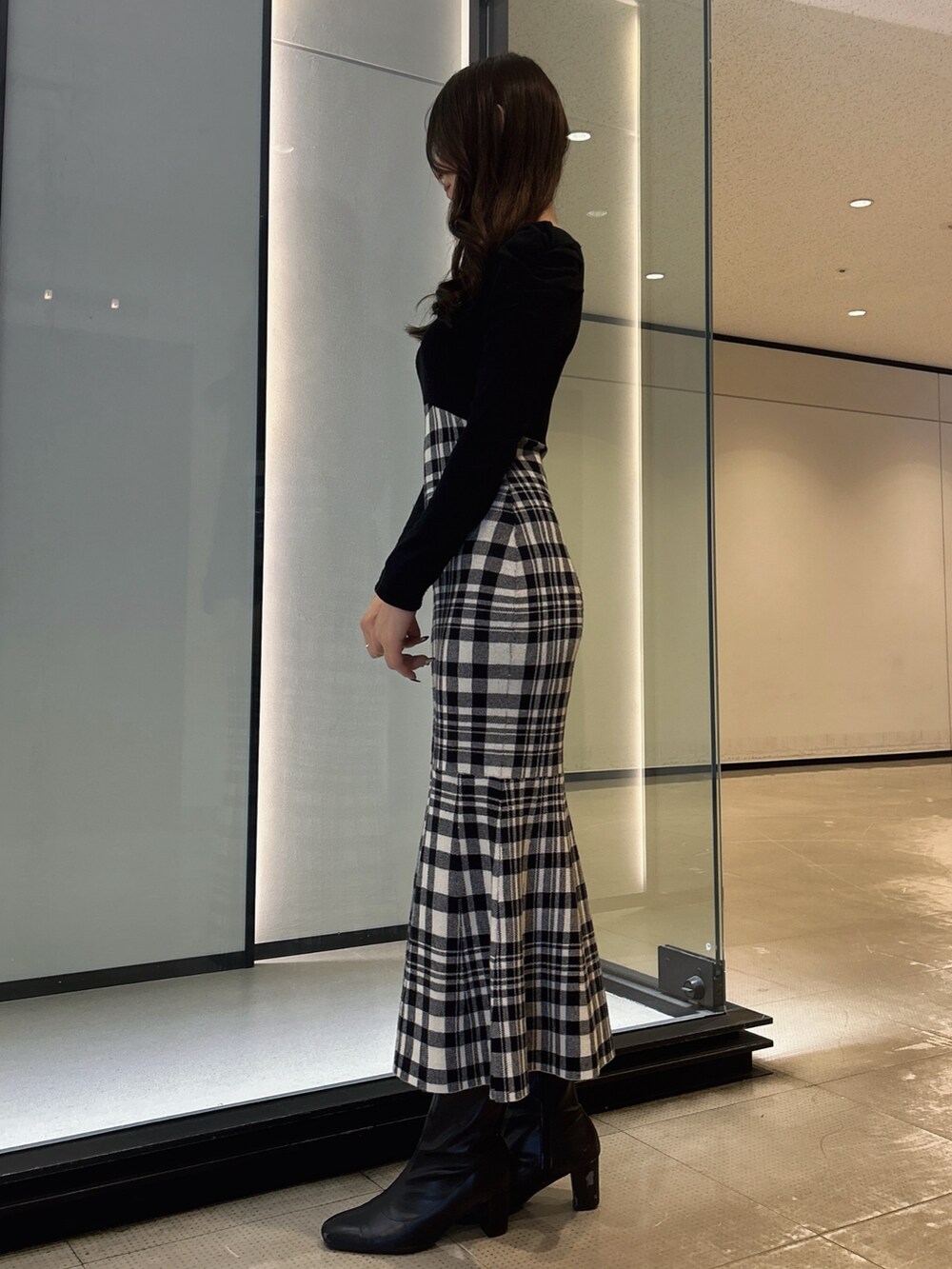 レディースの秋コーディネートの3枚目の写真