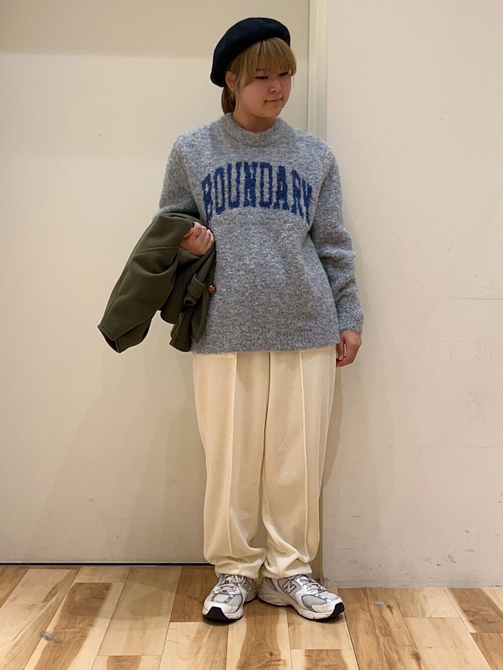 「Samansa Mos2のバスクベレー帽（ハット、ブラック系）」を使った、さわさん（レディース・155cm）の秋コーディネートの2枚目の写真