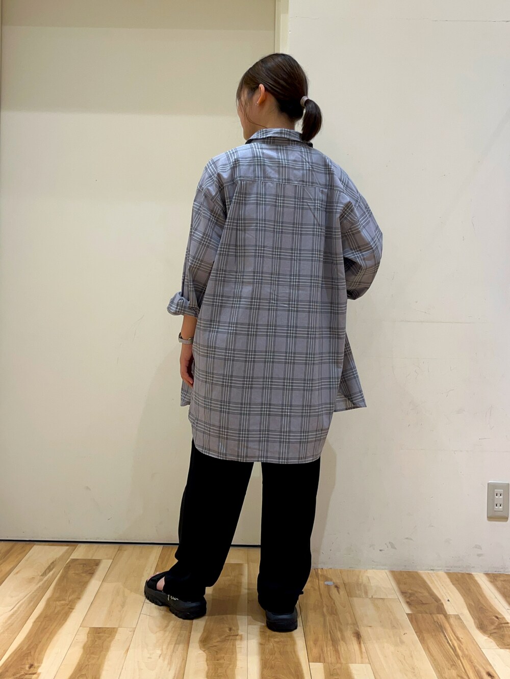 「Samansa Mos2 blueのアイテム（タンクトップ、ブルー系）」を使った、さわさん（レディース・155cm）の秋コーディネートの2枚目の写真