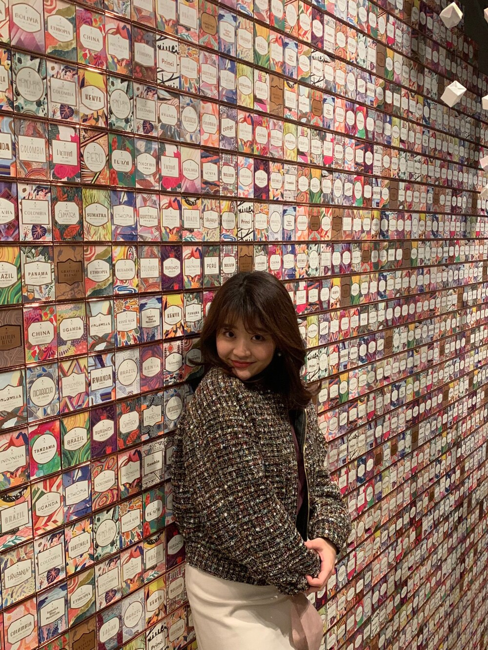 その他のジャケット/アウター、パープル系のトップスを着用したレディースの秋コーディネートの2枚目の写真