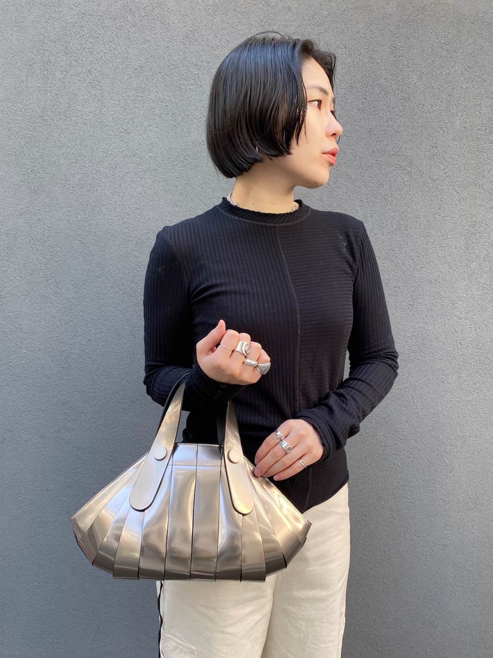 「ヒロコハヤシ、HIROKO HAYASHI、HIROKOHAYASHI、限定、春服コーデ、おでかけコーデ、カジュアルコーデ、ハンドバッグ、ショルダーバッグ」｜「HIROKO HAYASHIのOSSO VIVO（オッソ ヴィーヴォ）2wayハンドバッグ（ハンドバッグ、その他）」を使った、um_hhさん（レディース・161cm）の春コーディネートの5枚目の写真
