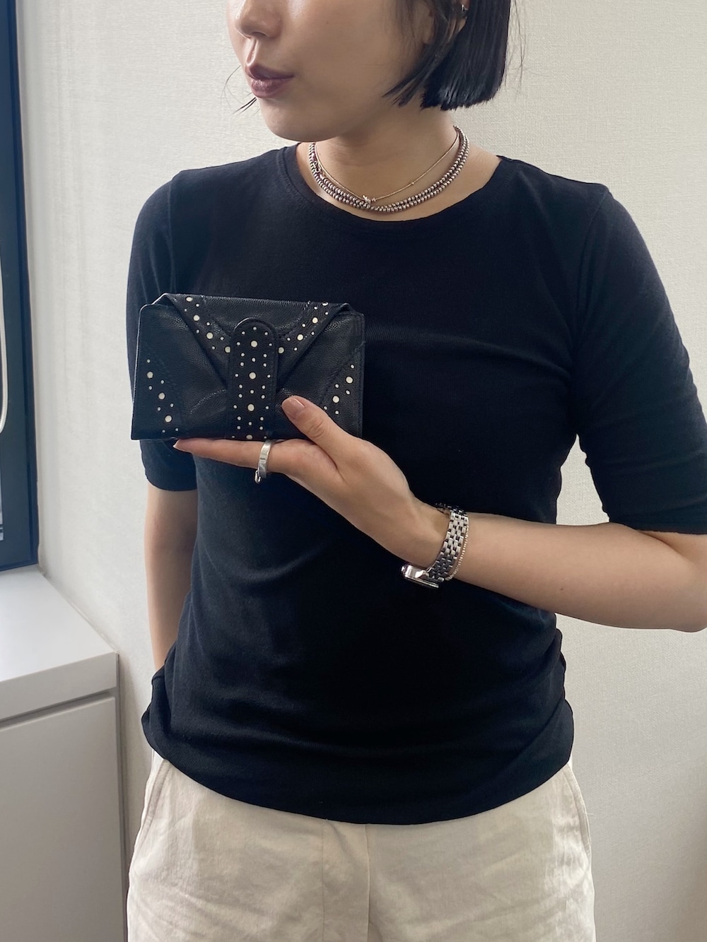 「ヒロコハヤシ、HIROKO HAYASHI、HIROKOHAYASHI、長財布ミニ、マルチ財布、ミニモ、お財布」｜「HIROKO HAYASHIのVELENO（ヴェレーノ）長財布ミニ（財布、ブルー系）」を使った、um_hhさん（レディース・161cm）の秋コーディネートの3枚目の写真