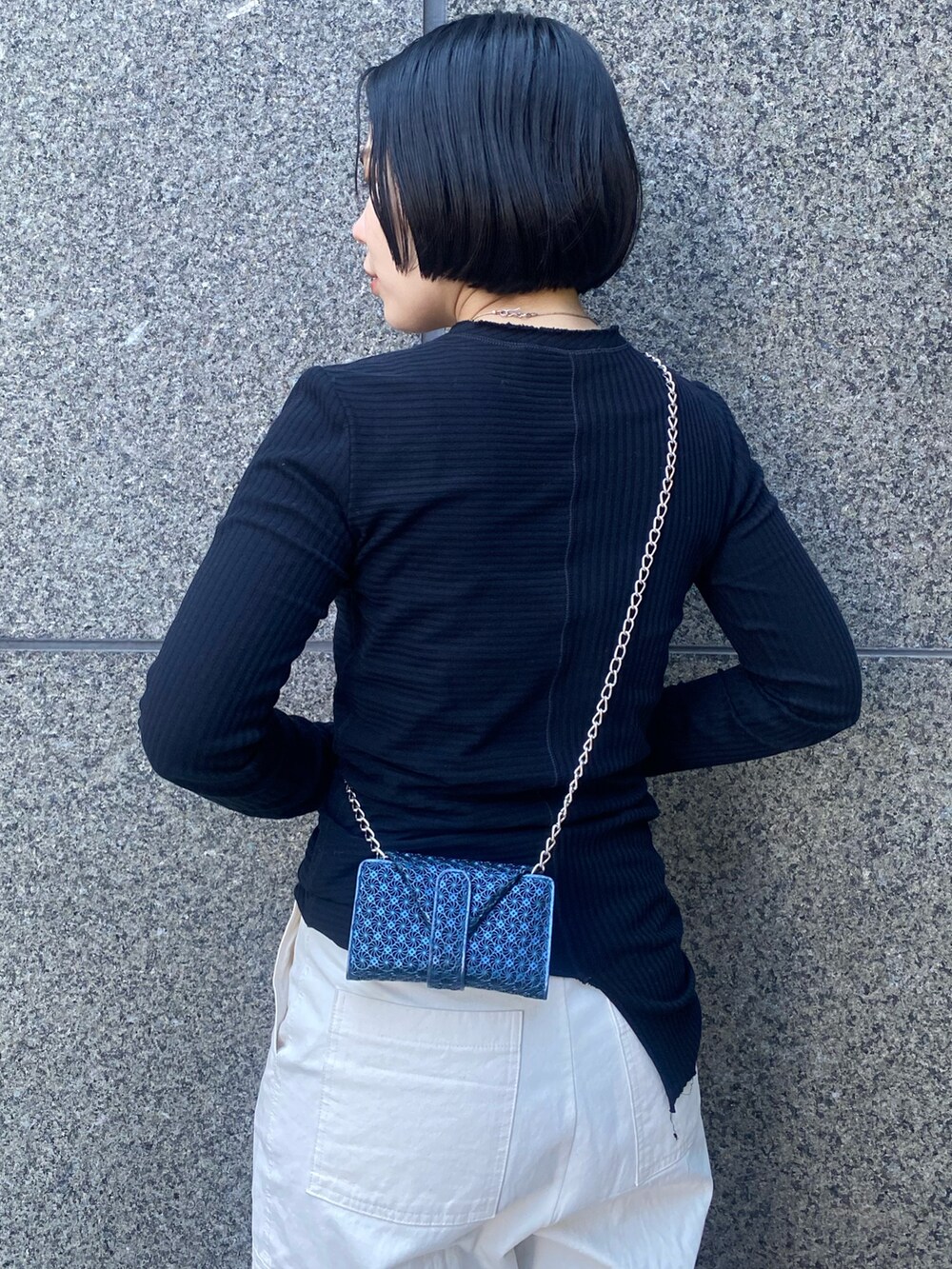 「ヒロコハヤシ、HIROKO HAYASHI、HIROKOHAYASHI、ミニモ、マルチ財布、限定アイテム、カジュアルコーデ、お財布バッグ」｜「HIROKO HAYASHIの【限定商品】GIRASOLE（ジラソーレ）チェーン付マルチ財布（財布、ブルー系）」を使った、um_hhさん（レディース・161cm）の春コーディネートの3枚目の写真