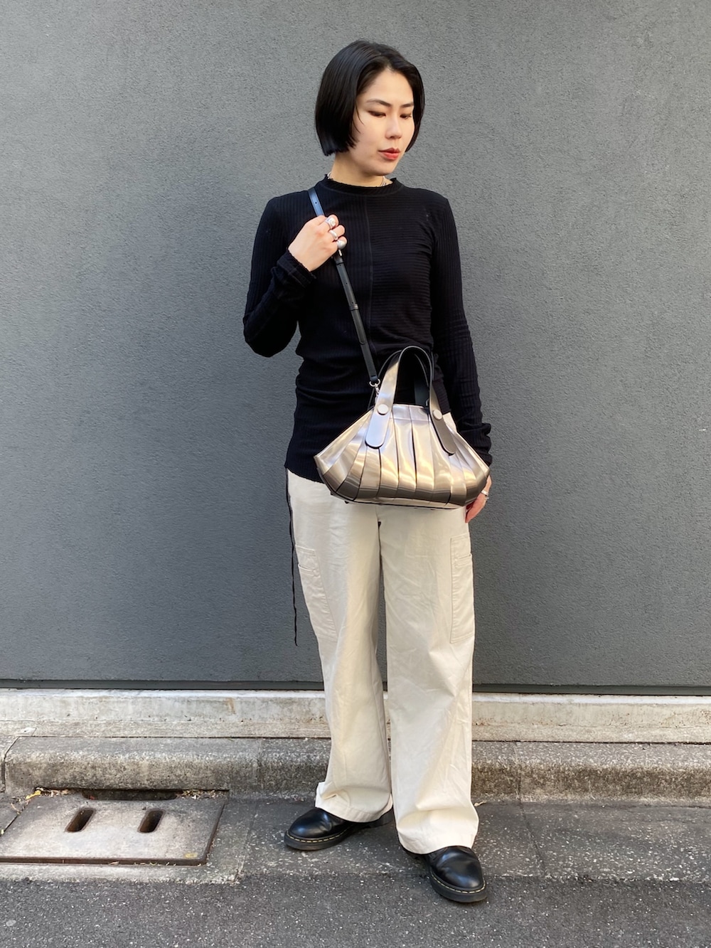 「ヒロコハヤシ、HIROKO HAYASHI、HIROKOHAYASHI、限定、春服コーデ、おでかけコーデ、カジュアルコーデ、ハンドバッグ、ショルダーバッグ」｜「HIROKO HAYASHIのOSSO VIVO（オッソ ヴィーヴォ）2wayハンドバッグ（ハンドバッグ、その他）」を使った、um_hhさん（レディース・161cm）の春コーディネートの4枚目の写真