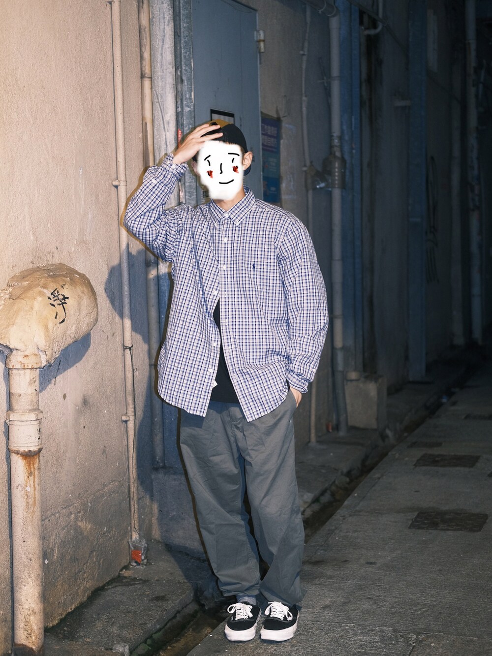 その他のシャツ/ブラウス、ブラック系のシューズを着用したメンズの春コーディネートの2枚目の写真