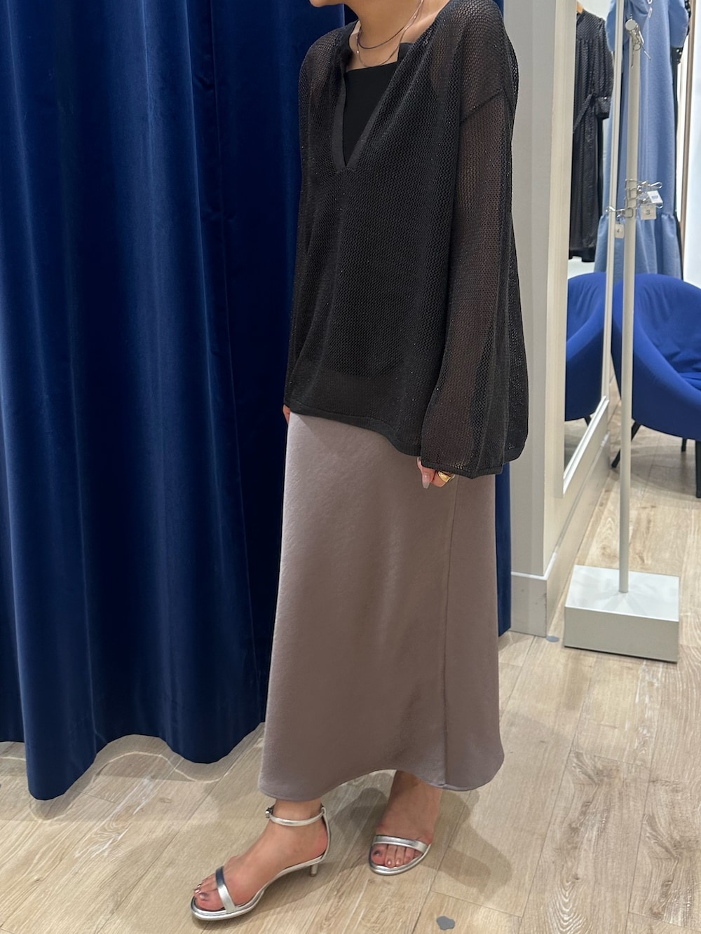 「NOLLEY’S Sophiの《手洗い可能》ラメメッシュ編みスキッパープルオーバーニット（ニット/セーター、グレー系）」を使った、mutsumi endoさん（メンズ・164cm）の春コーディネートの3枚目の写真