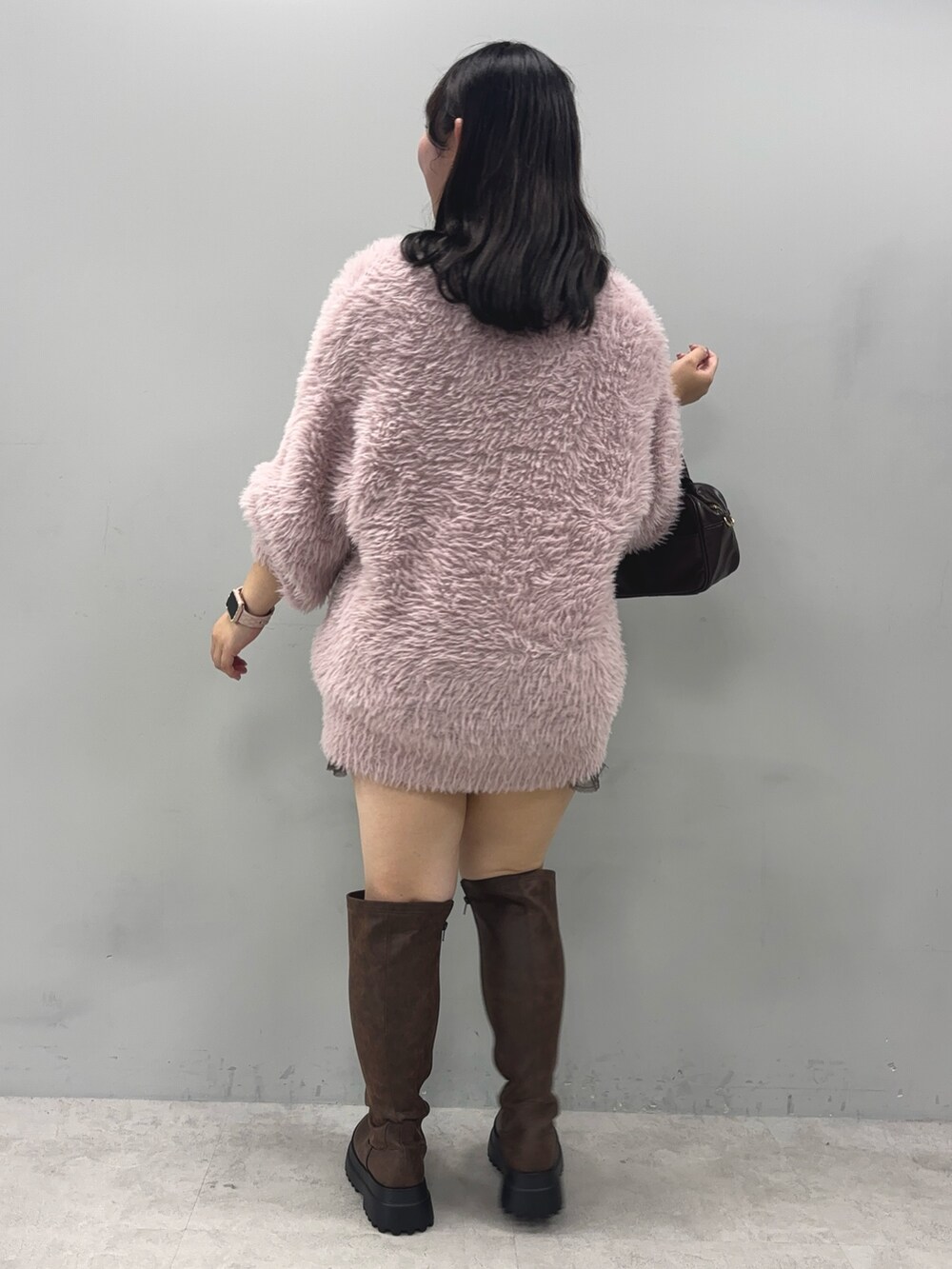 「秋コーデ、カーディガン、テーマパークコーデ」|「one after another NICE CLAUPのタンクソールロングブーツ(ブーツ、ブラウン系)」を使った、るなさん(レディース・158cm)の秋コーディネートの4枚目の写真